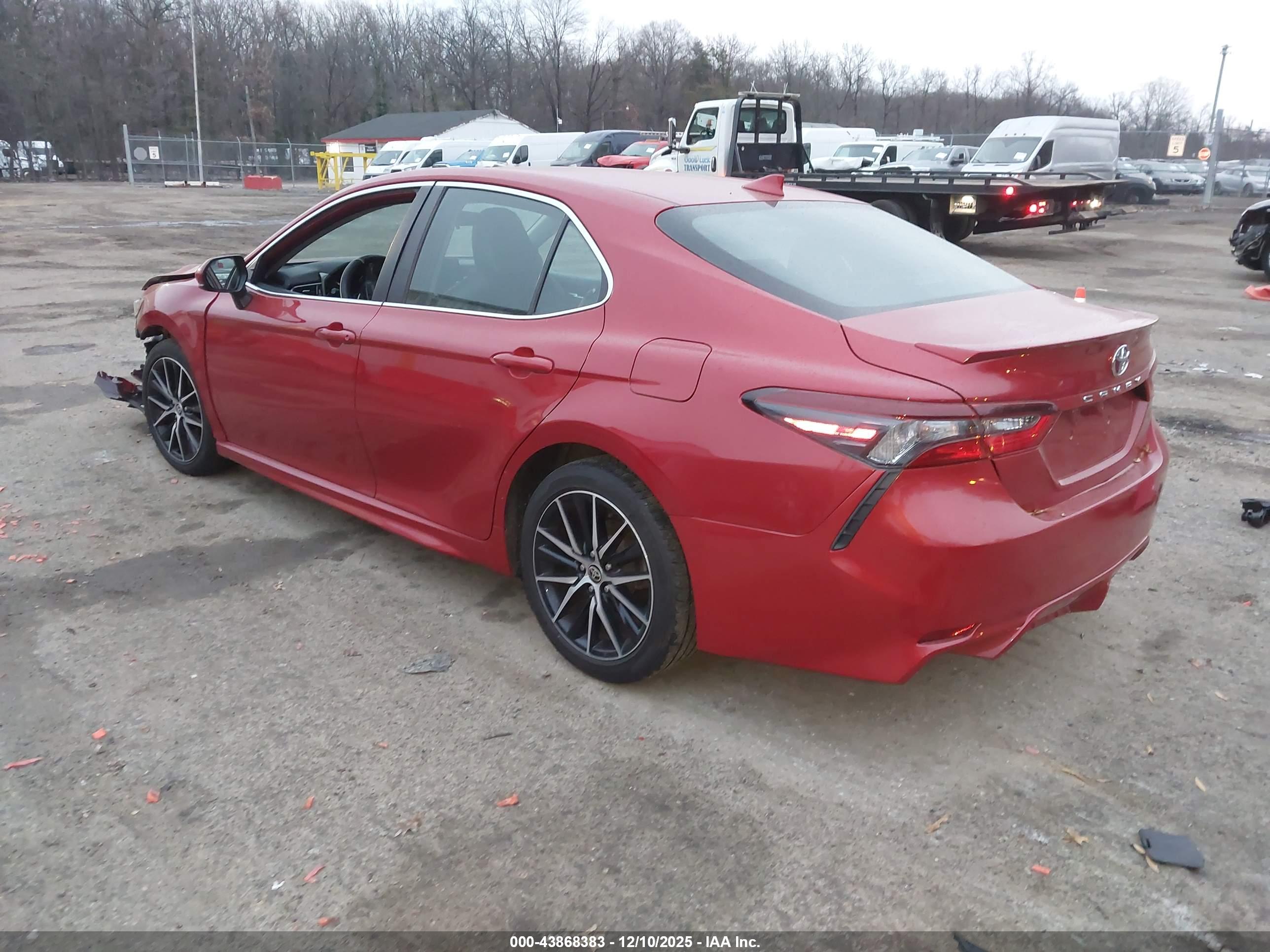 TOYOTA CAMRY image 3