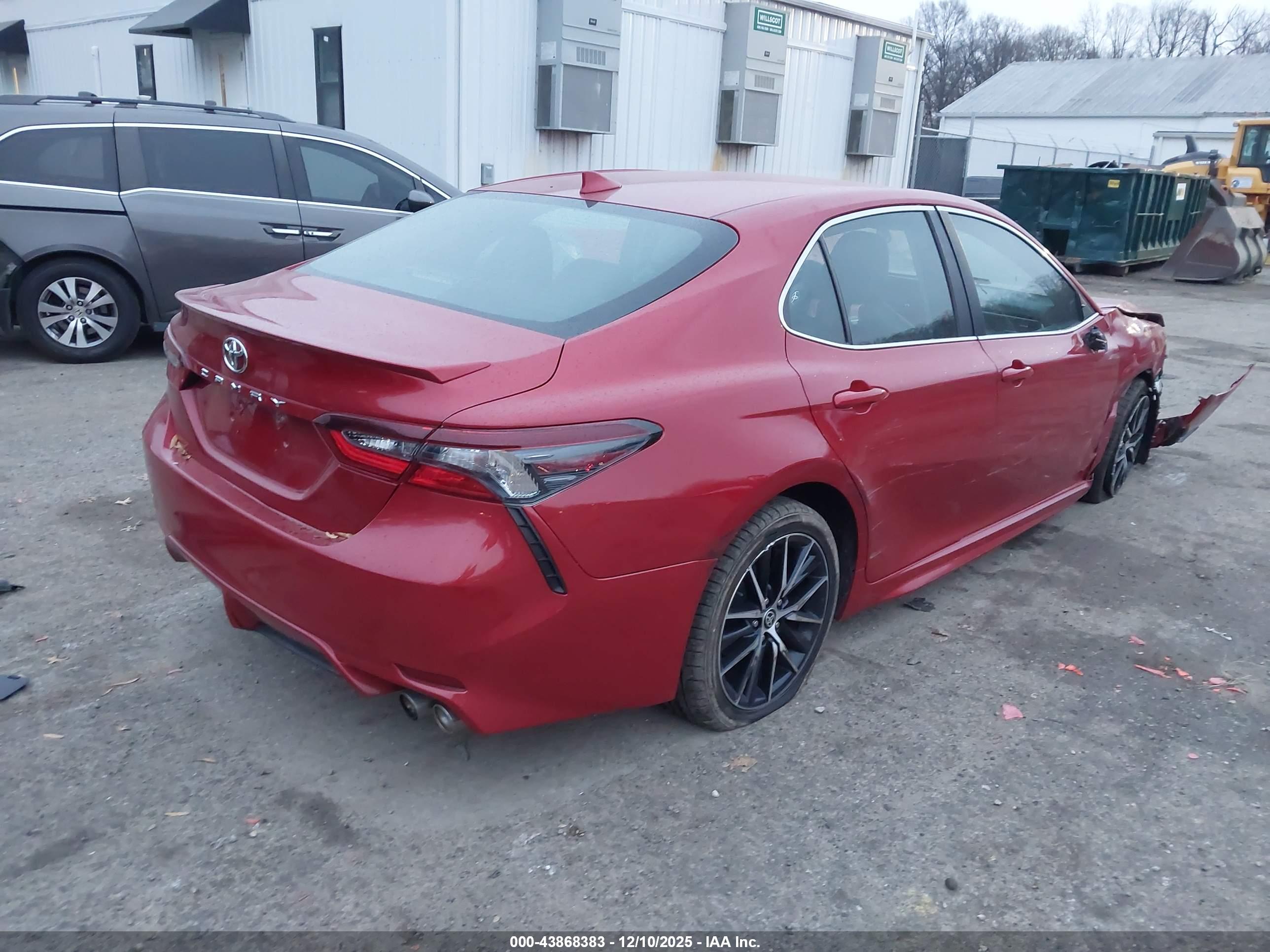 TOYOTA CAMRY image 4