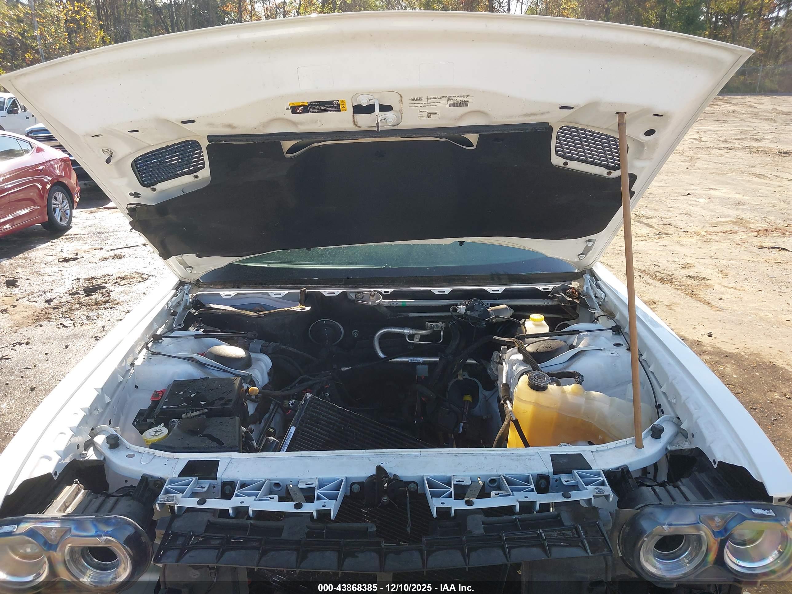 DODGE CHALLENGER image 10