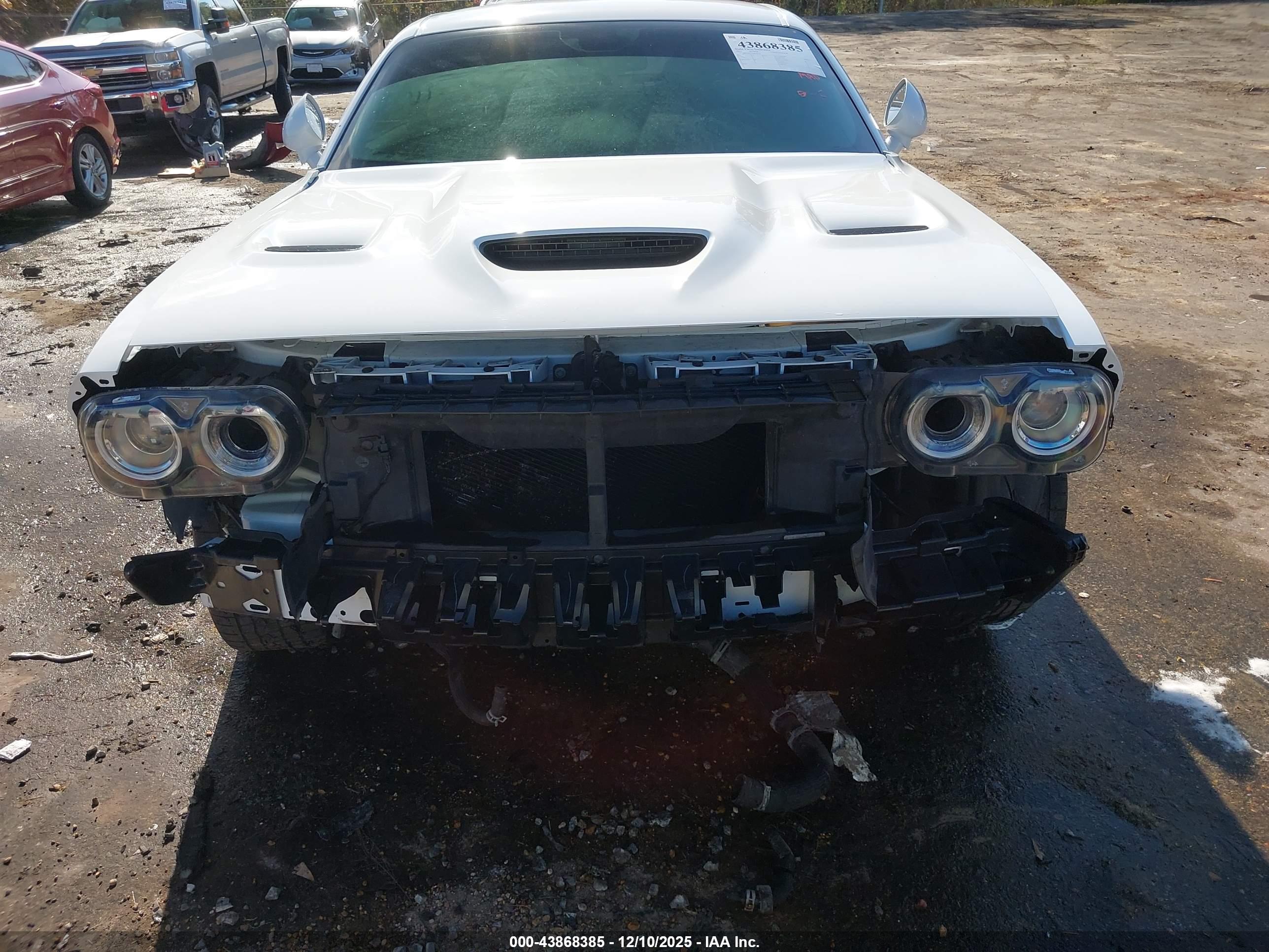 DODGE CHALLENGER image 6