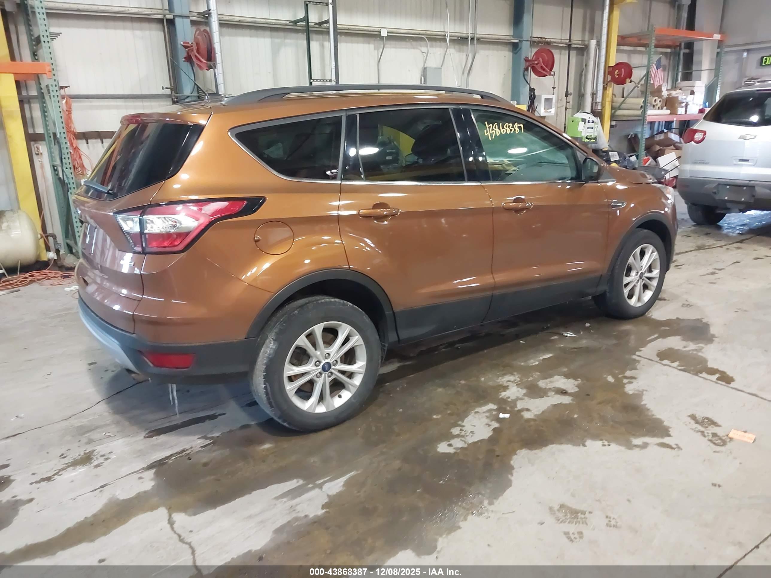 FORD ESCAPE image 4