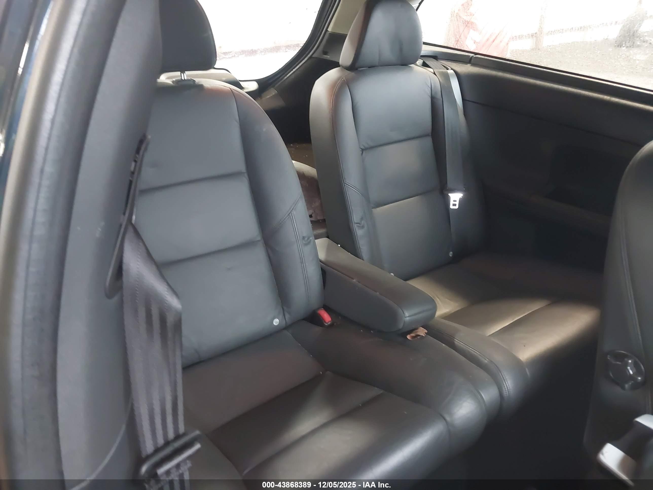 VOLVO C30 image 8