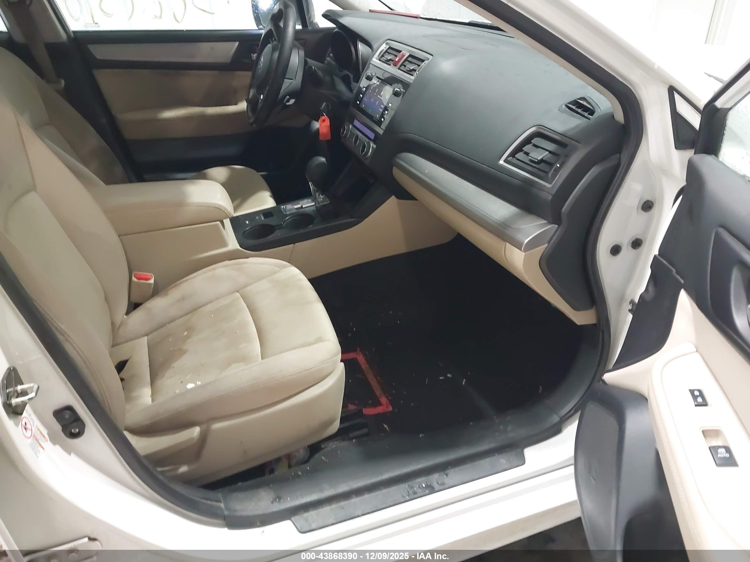 SUBARU LEGACY image 5