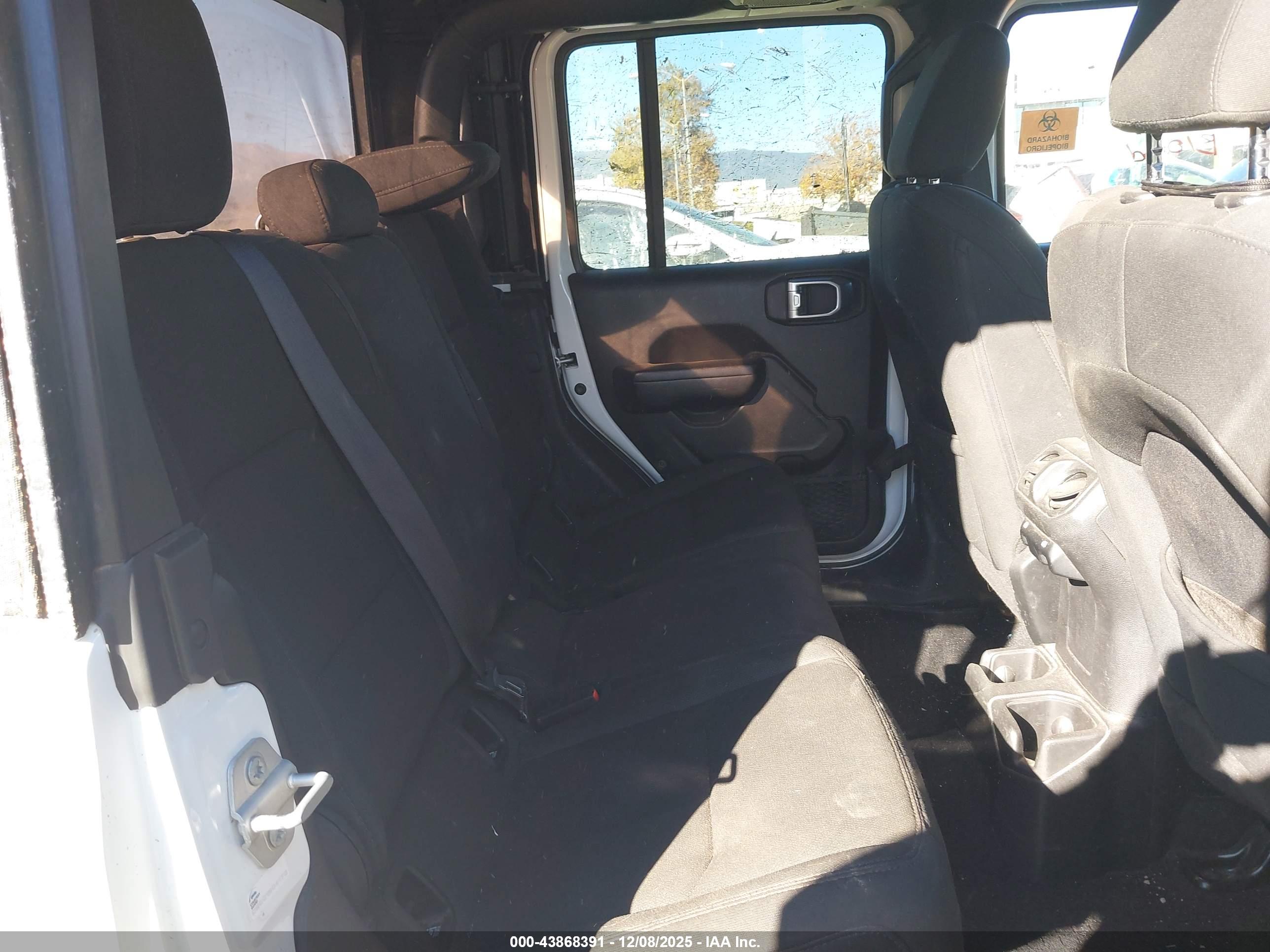 JEEP GLADIATOR image 8