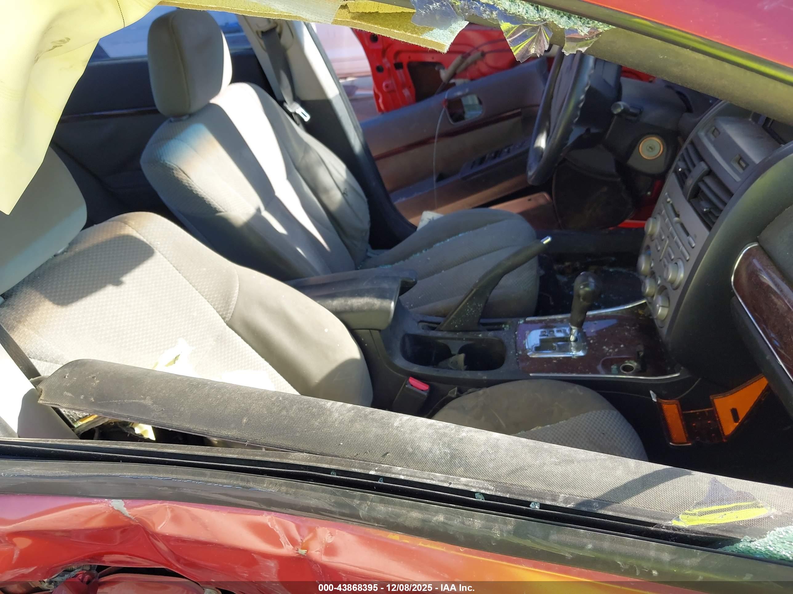 MITSUBISHI GALANT image 5