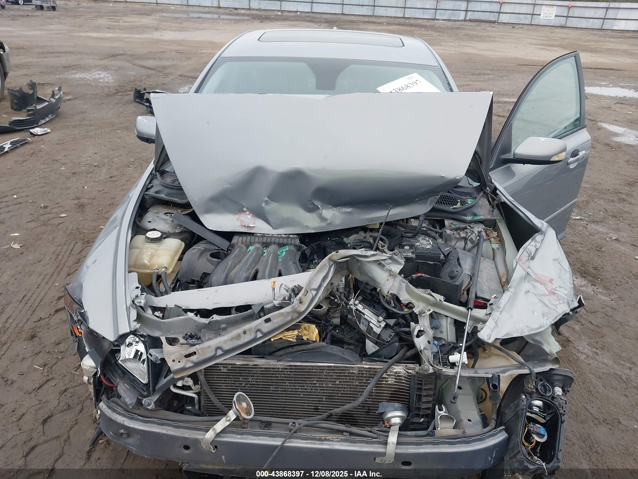 VOLVO S40 image 10