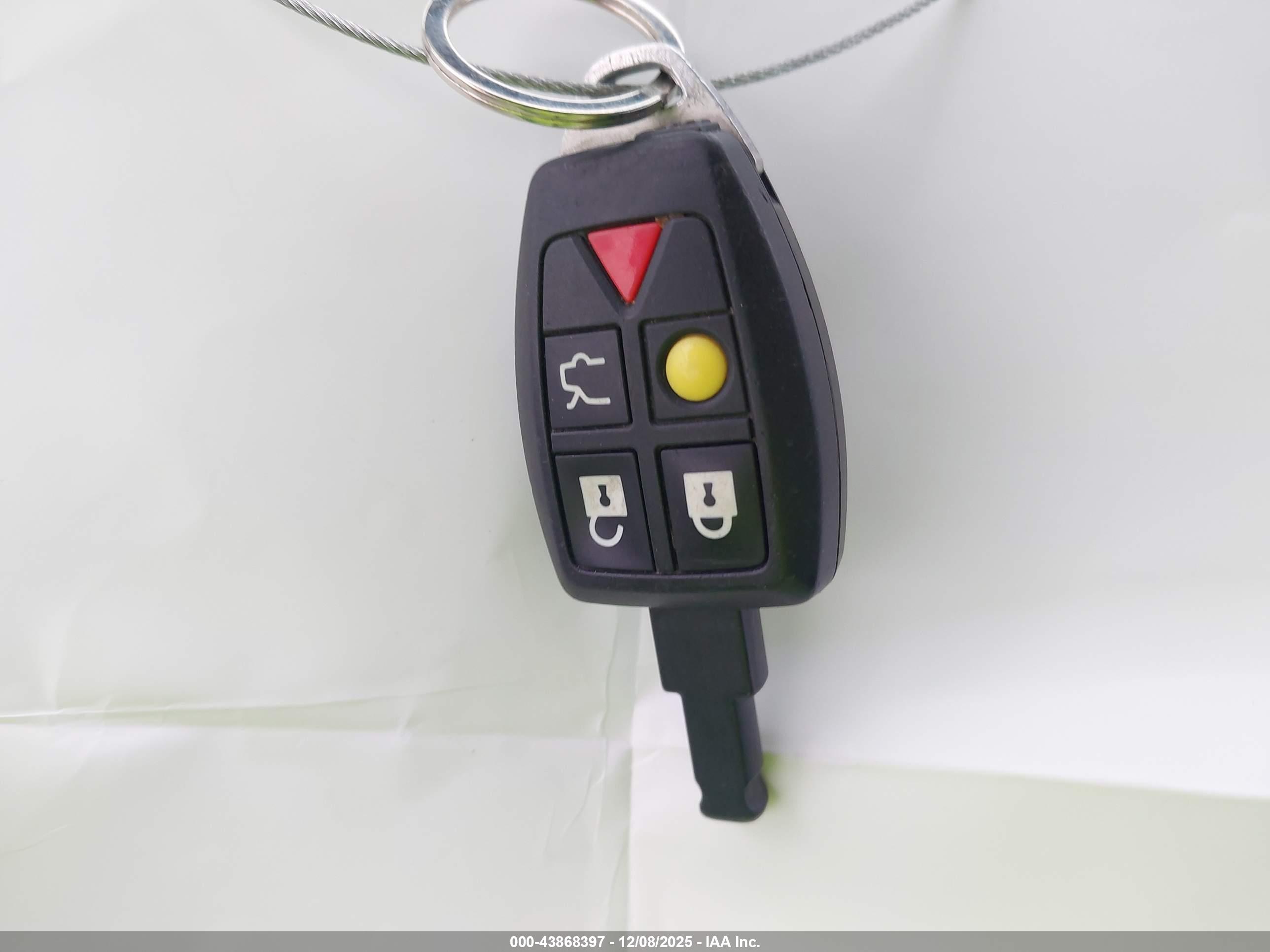 VOLVO S40 image 11