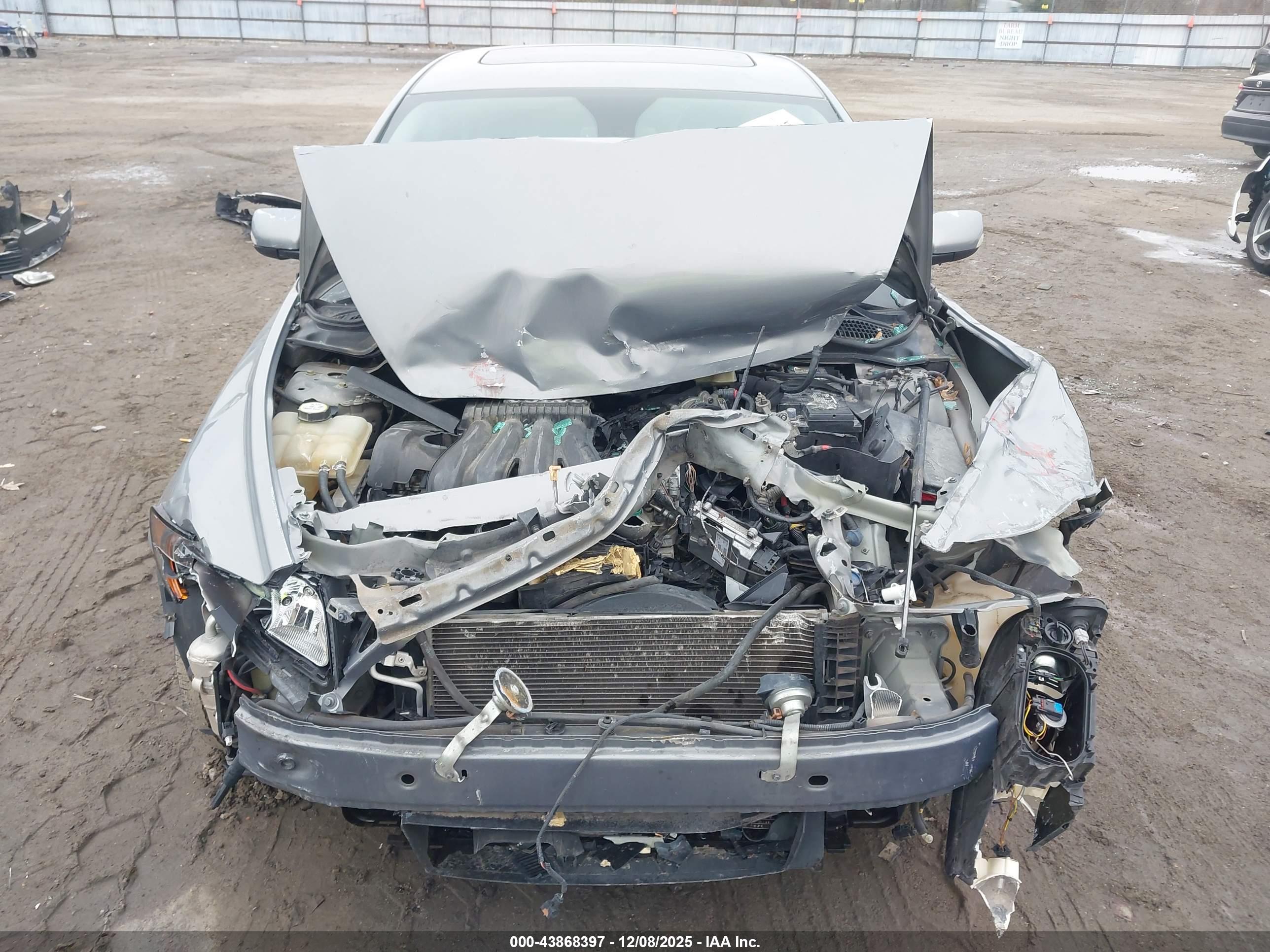 VOLVO S40 image 6