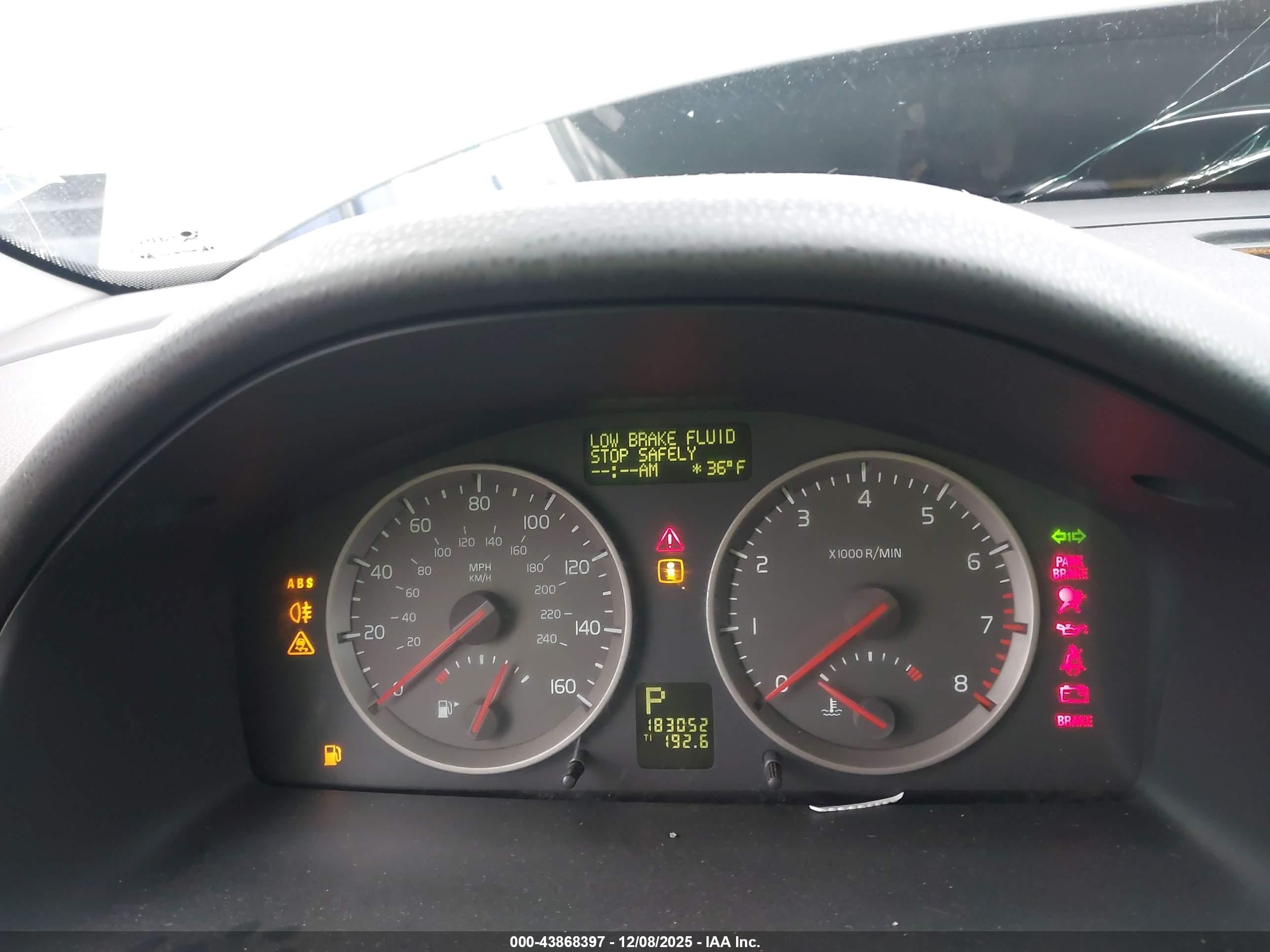 VOLVO S40 image 7