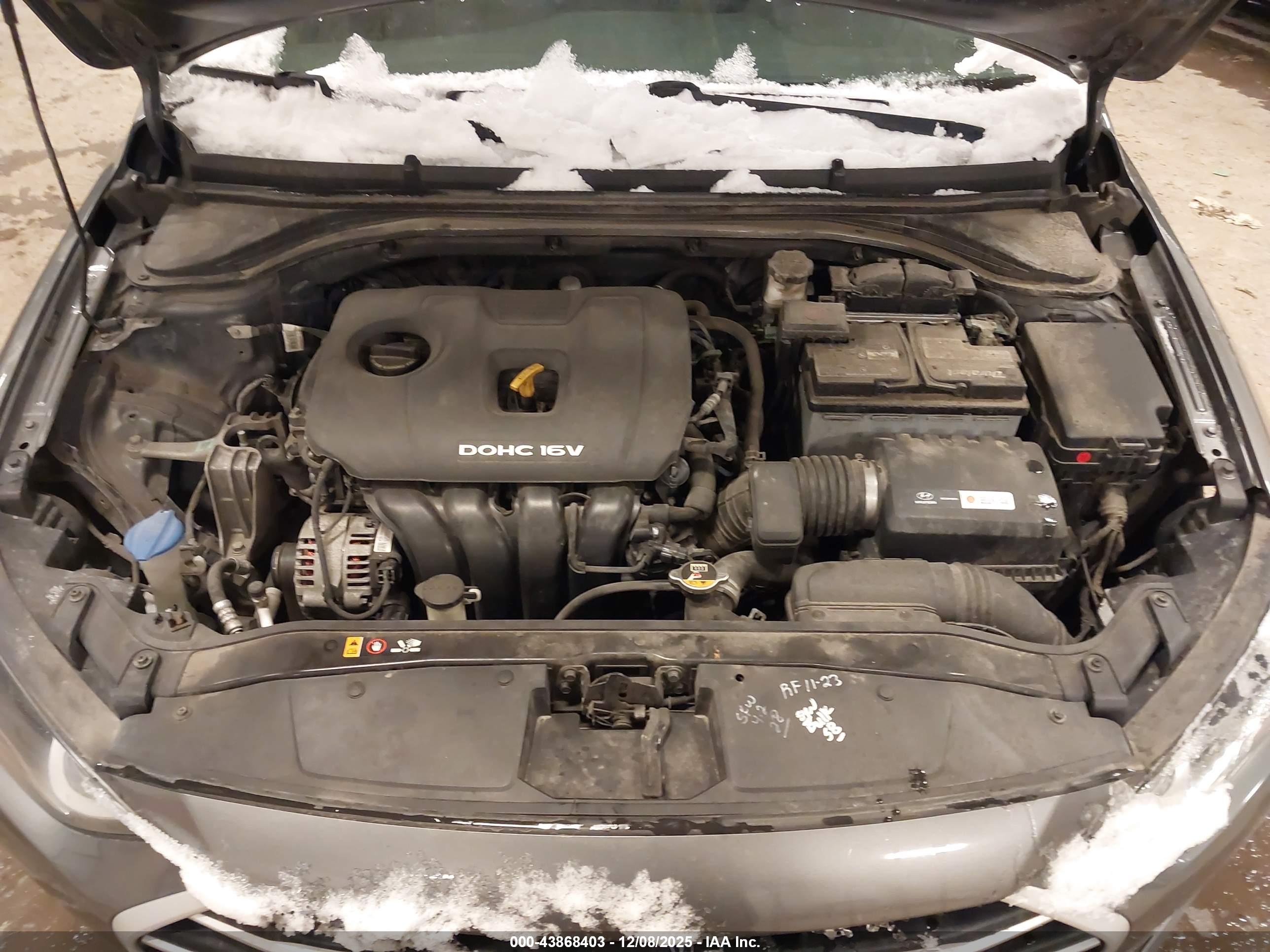 HYUNDAI ELANTRA image 10