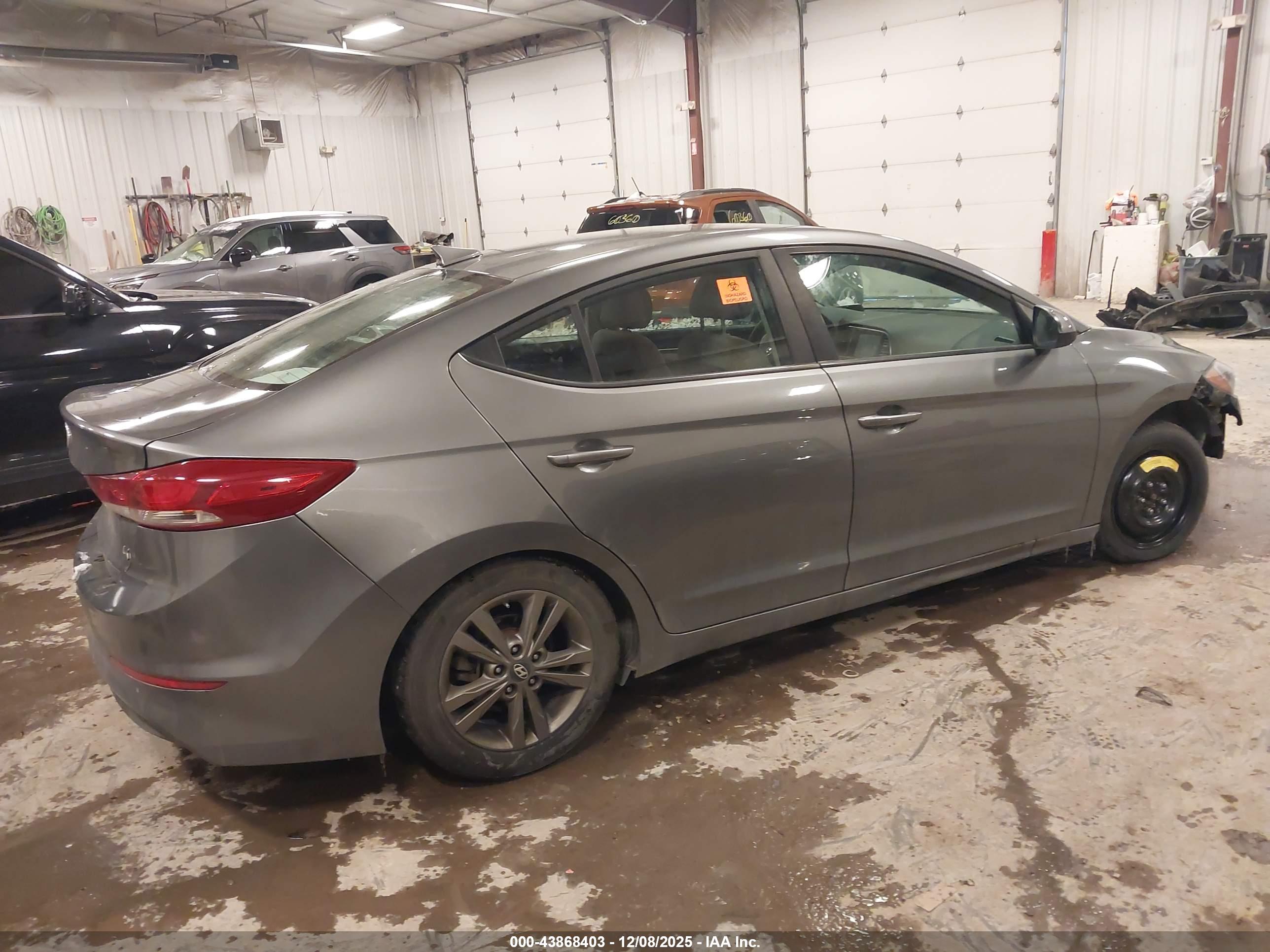 HYUNDAI ELANTRA image 4