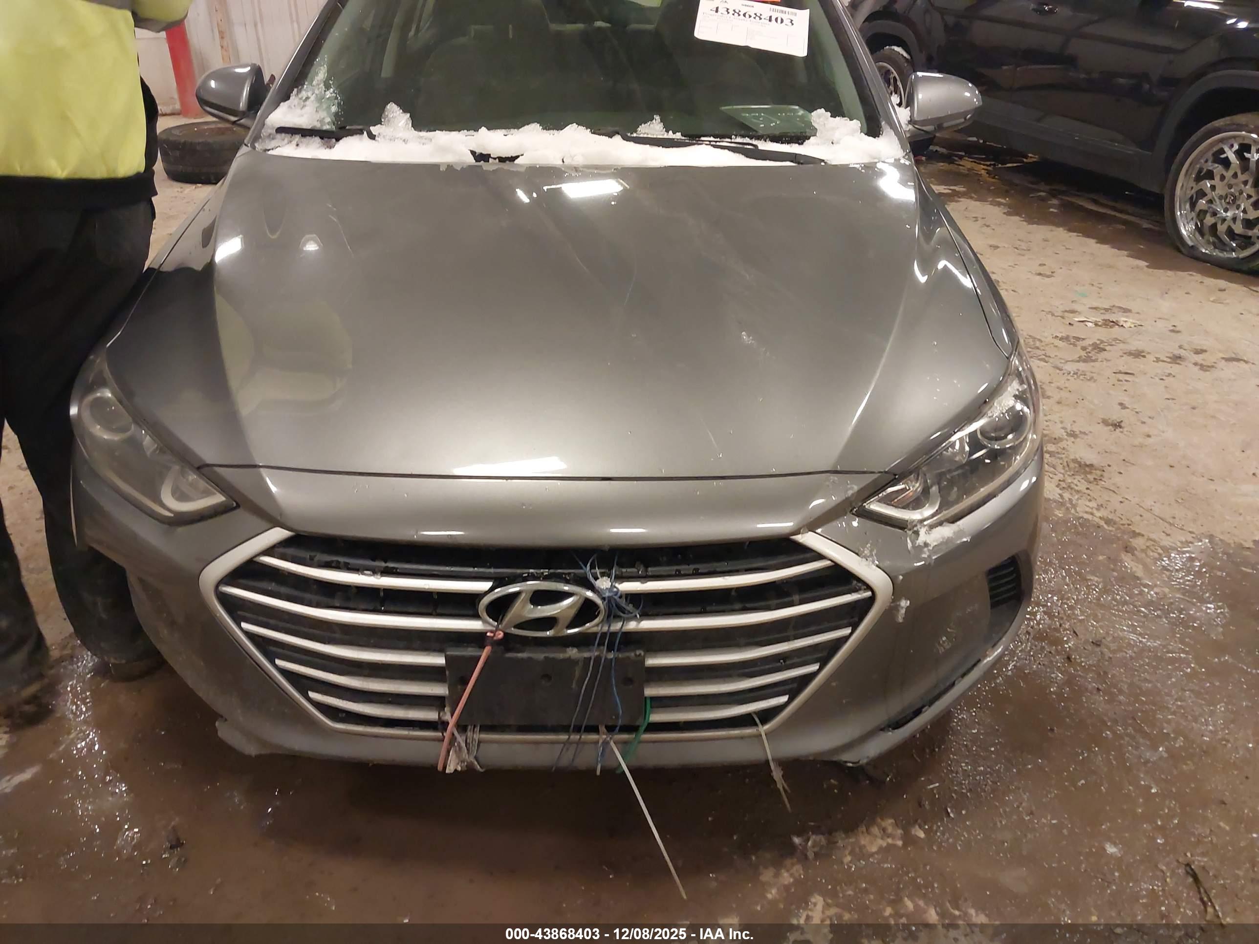 HYUNDAI ELANTRA image 6