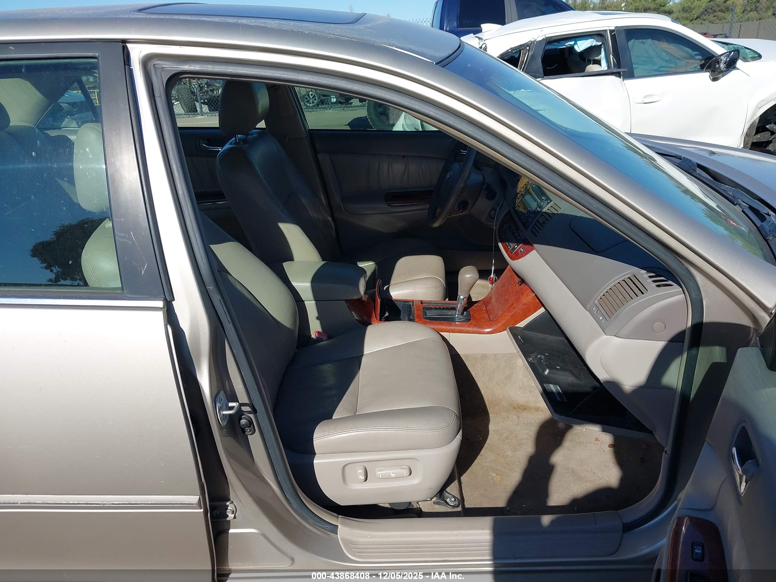 TOYOTA CAMRY image 5