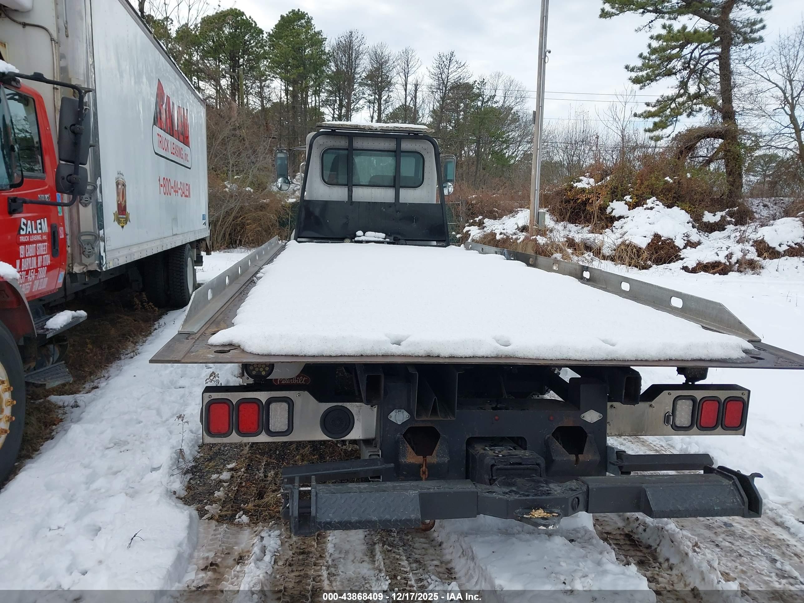 PETERBILT 337 image 8
