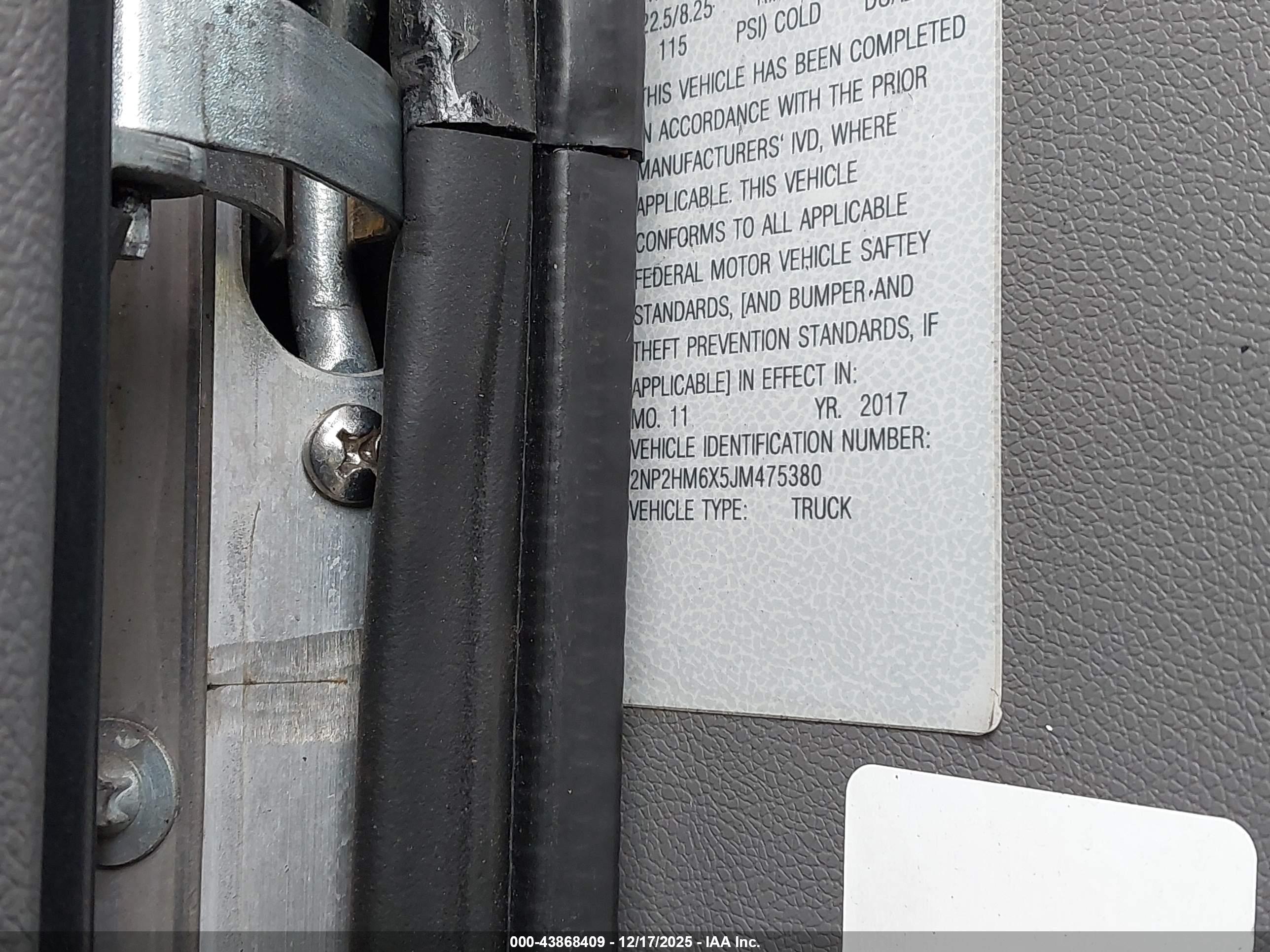 PETERBILT 337 image 9