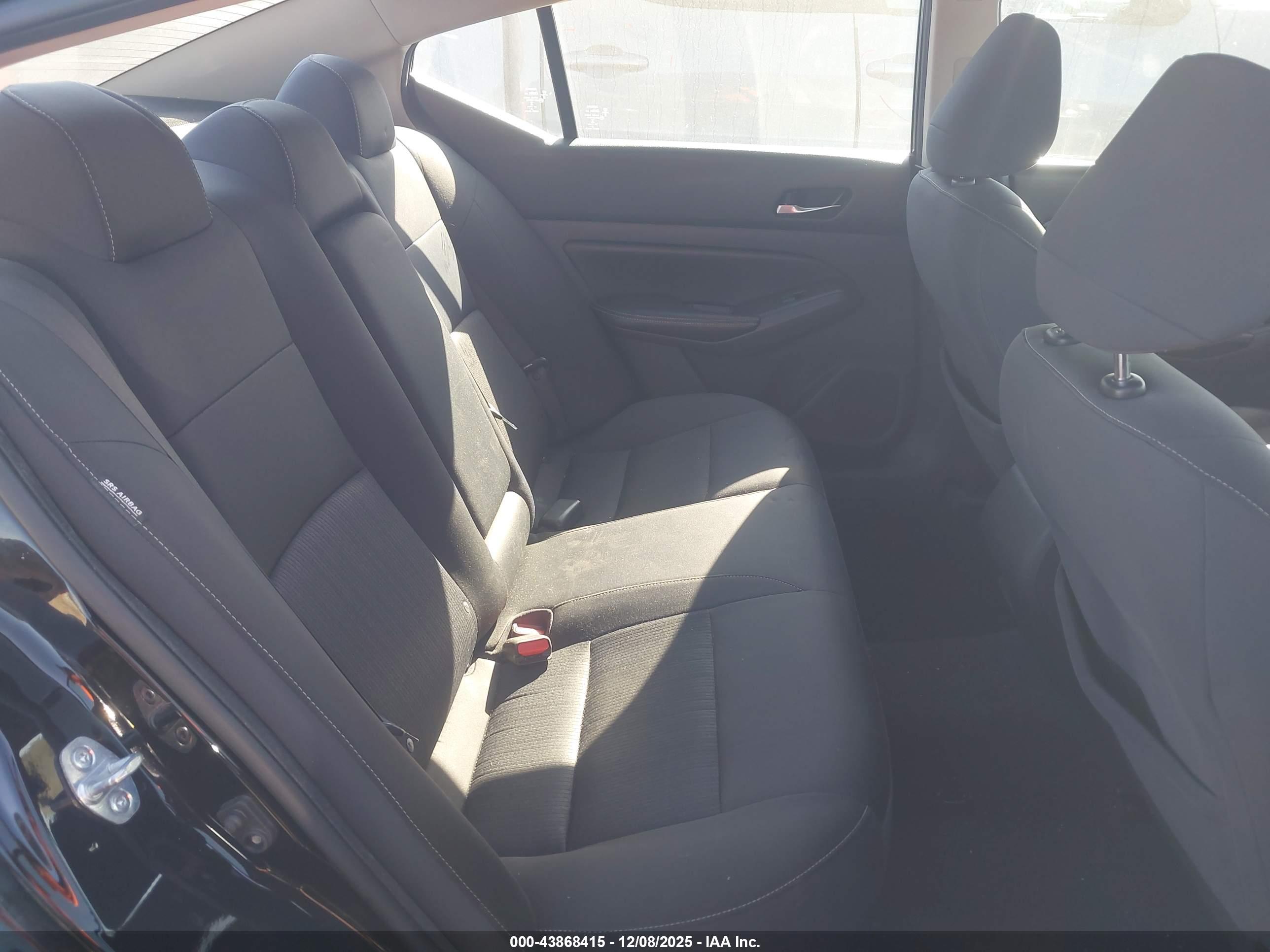 NISSAN ALTIMA image 8