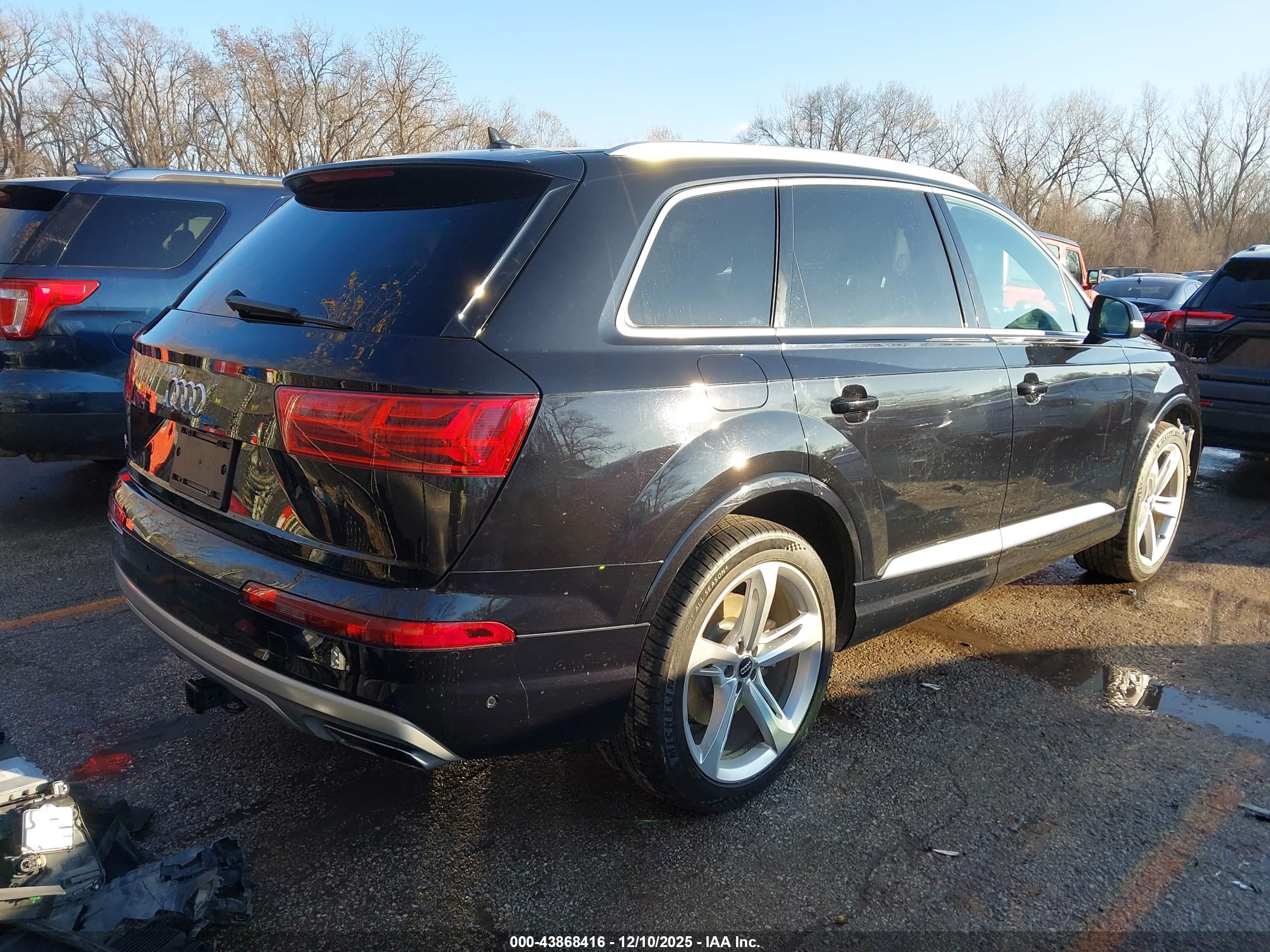 AUDI Q7 image 4