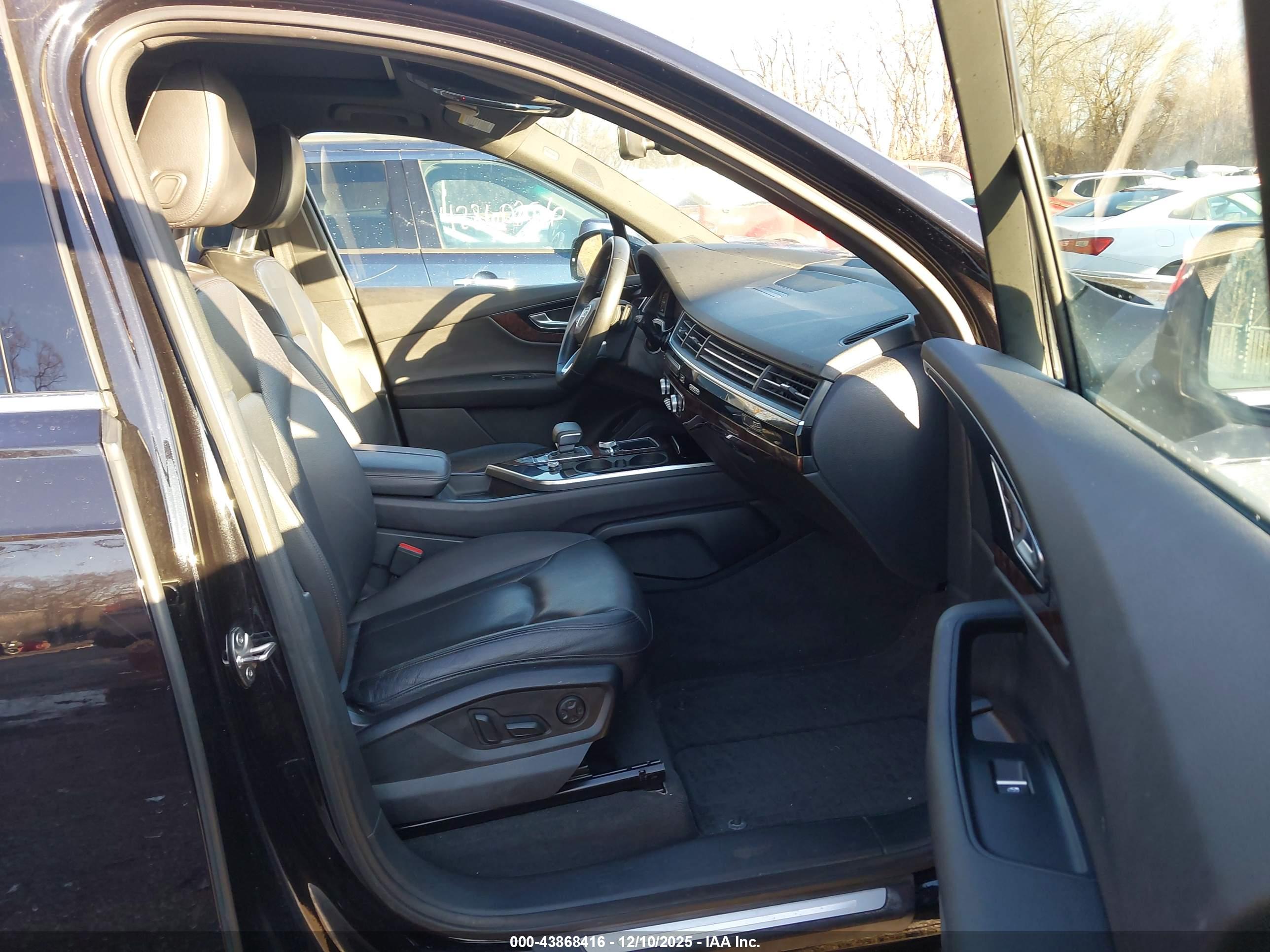 AUDI Q7 image 5