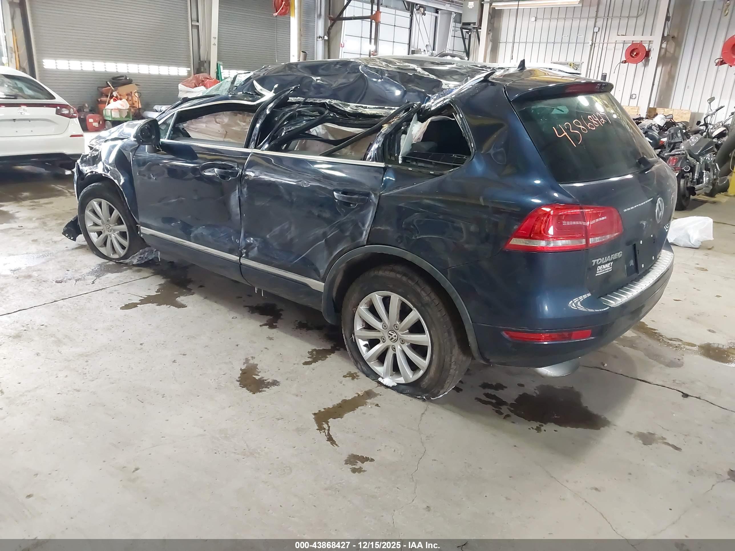 VOLKSWAGEN TOUAREG image 3