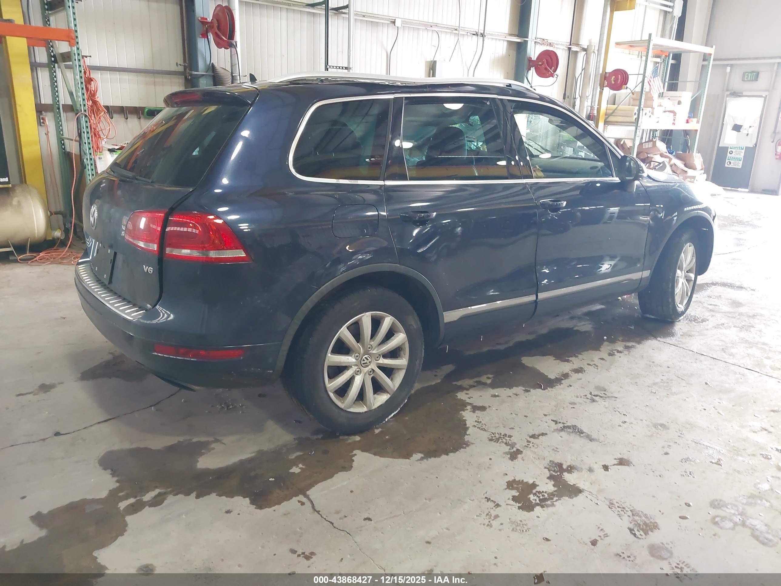 VOLKSWAGEN TOUAREG image 4