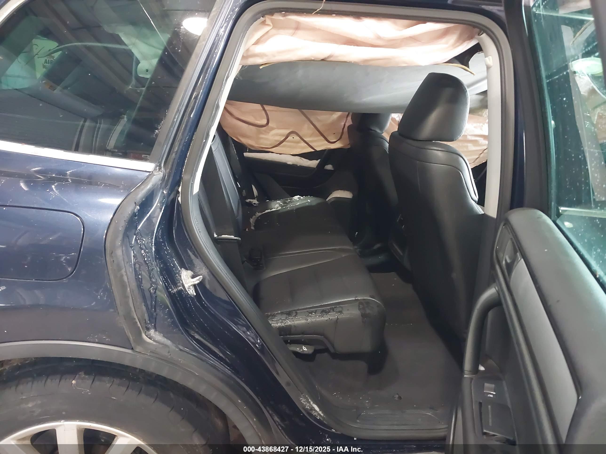 VOLKSWAGEN TOUAREG image 8