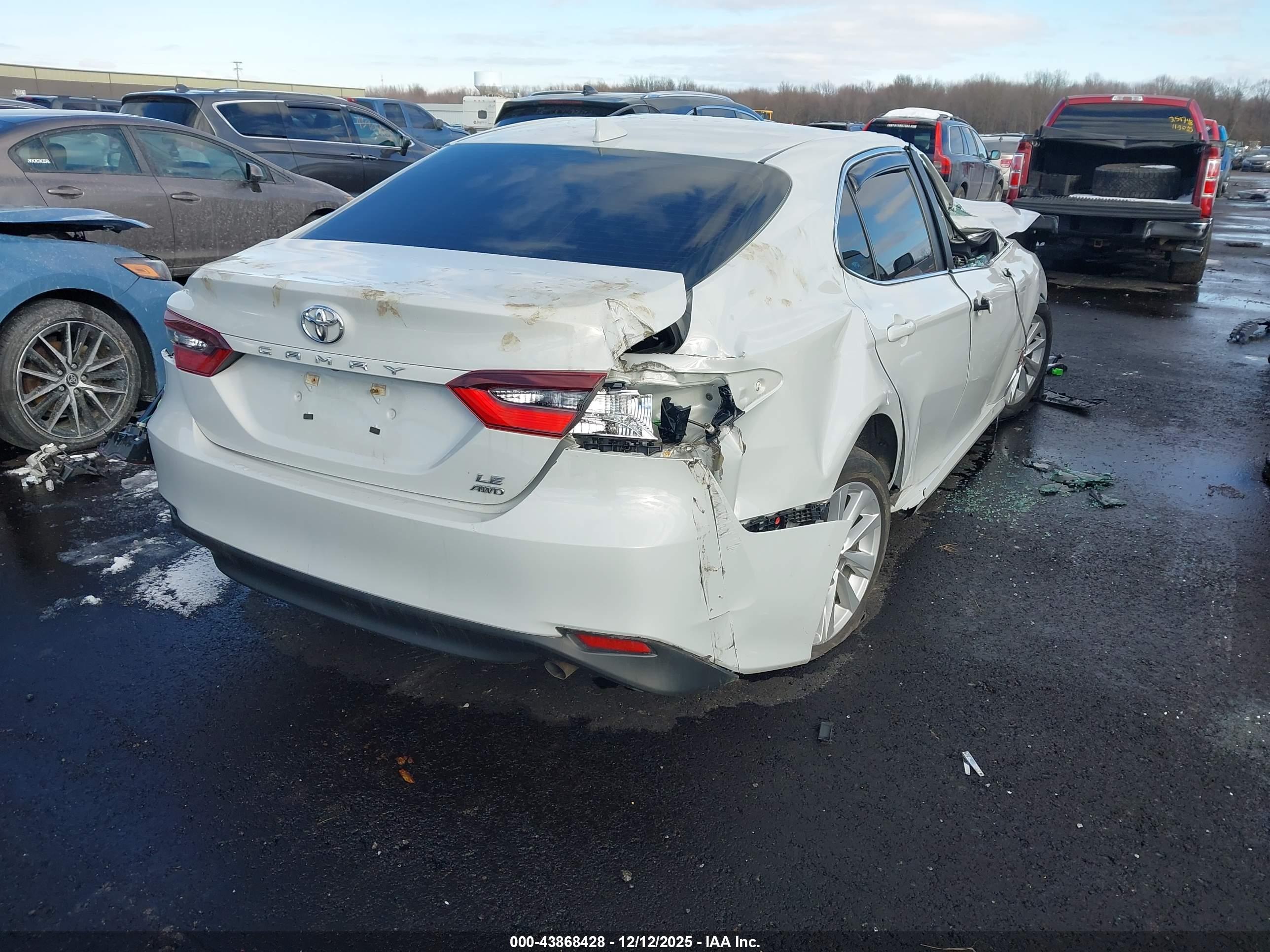 TOYOTA CAMRY image 4