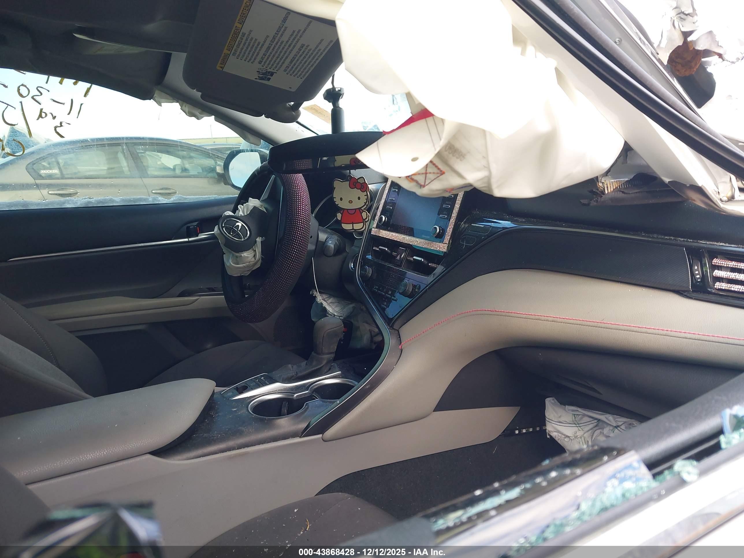 TOYOTA CAMRY image 5