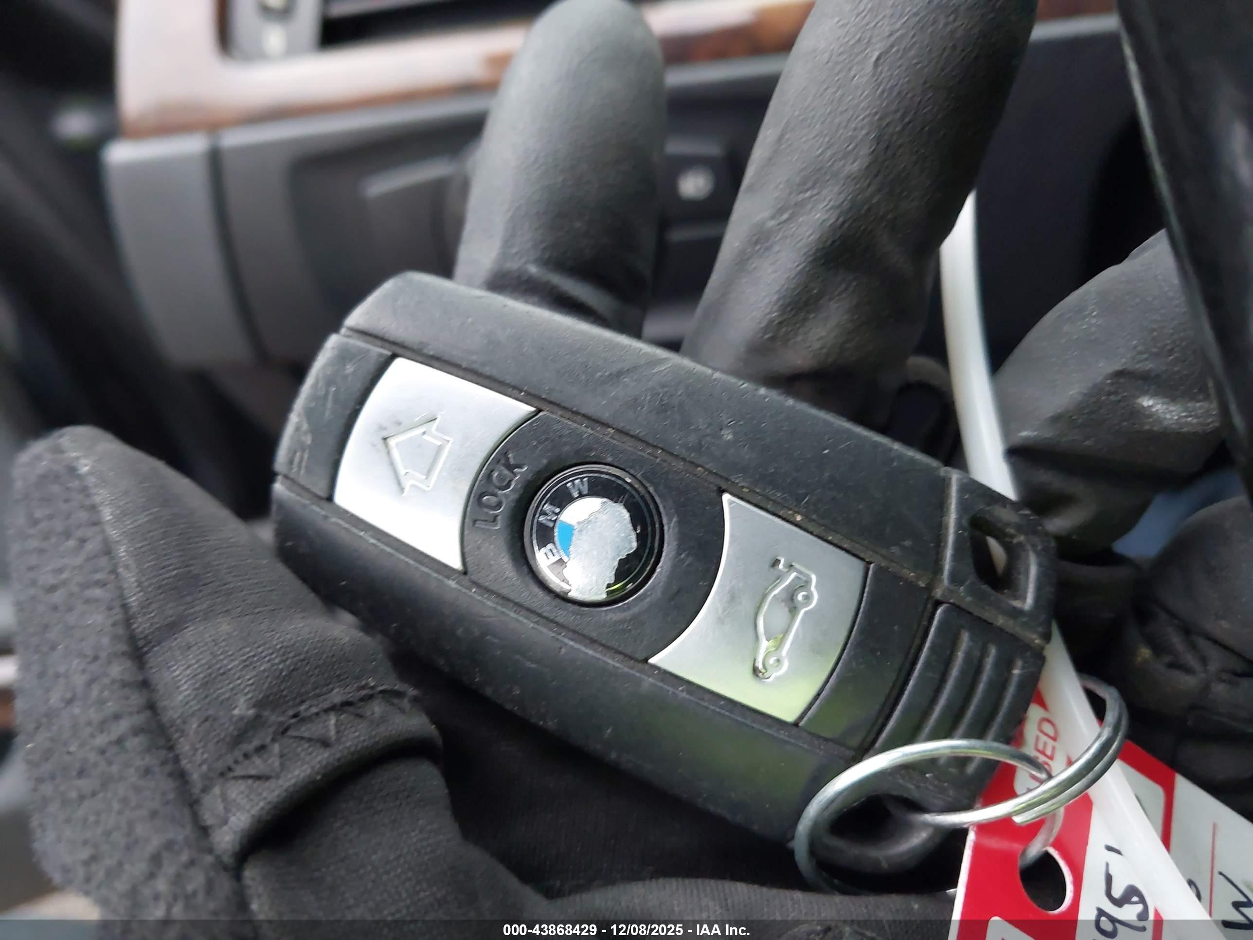 BMW 325I image 11