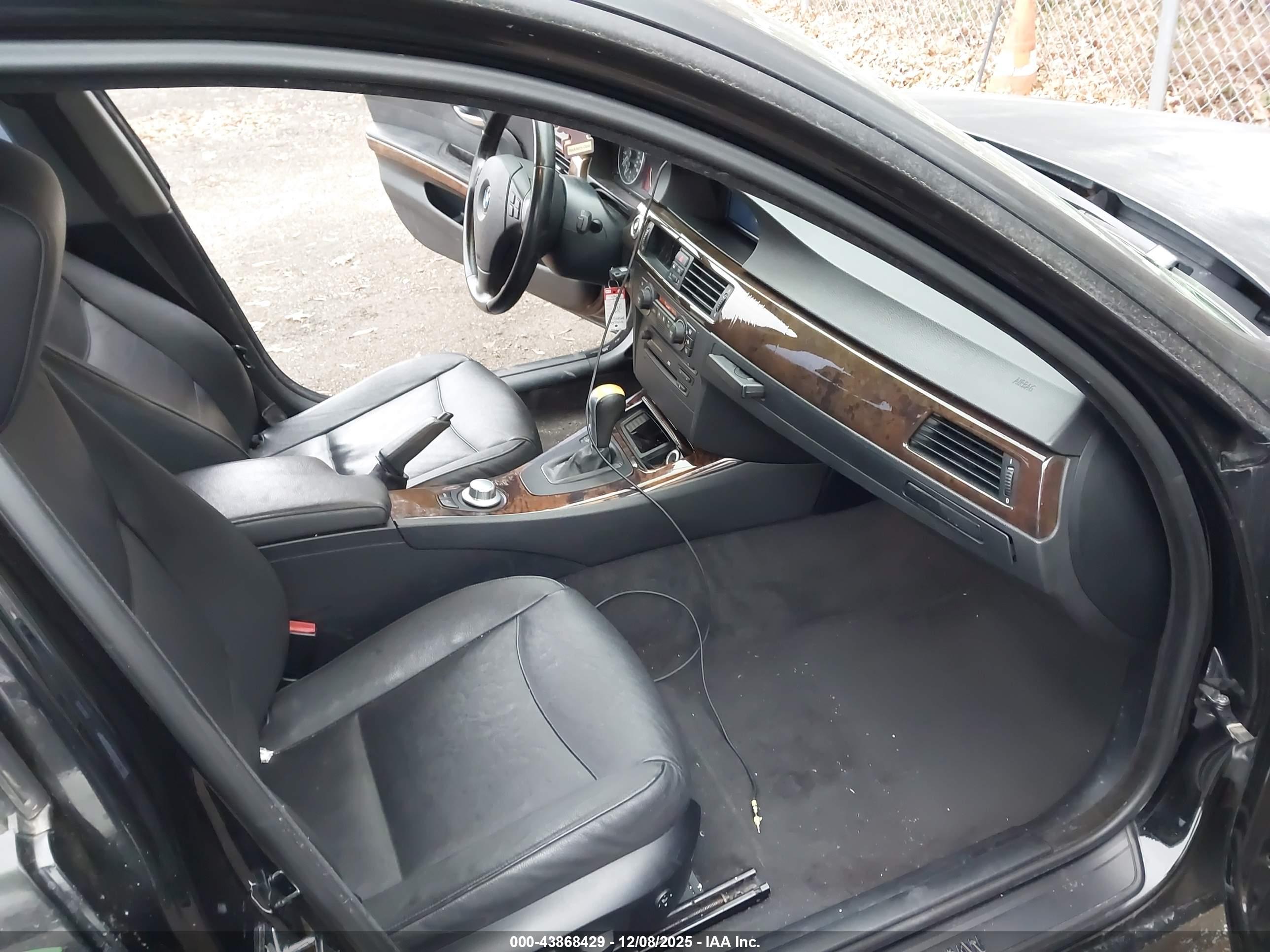 BMW 325I image 5