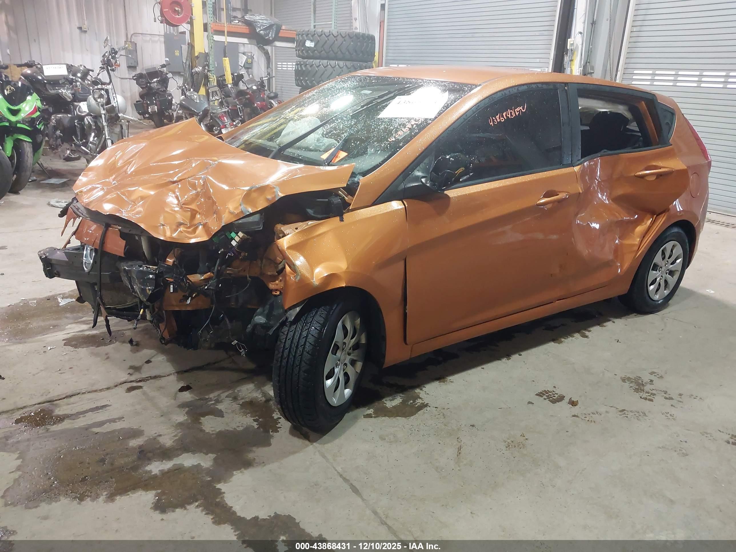 HYUNDAI ACCENT image 2