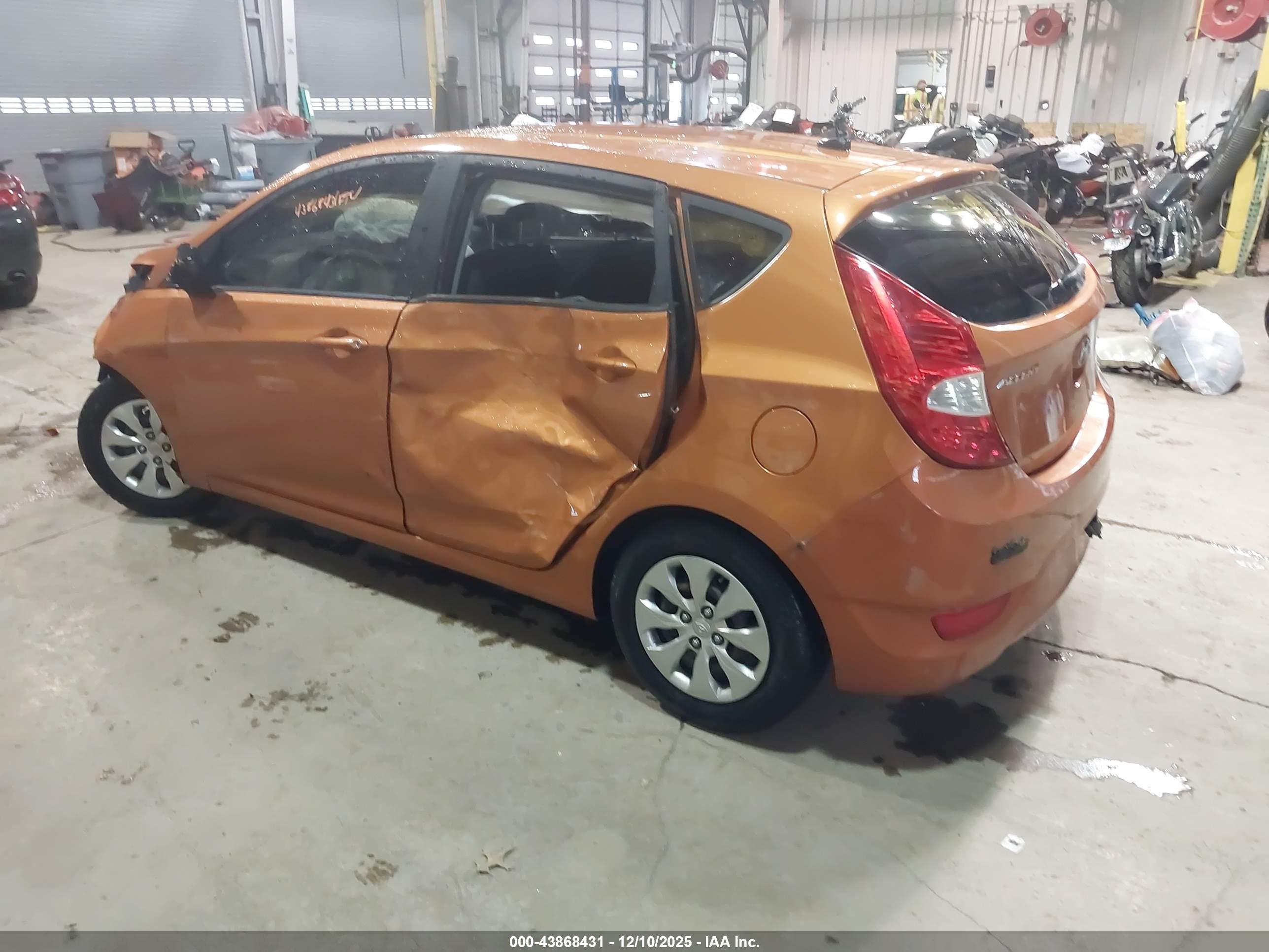 HYUNDAI ACCENT image 3