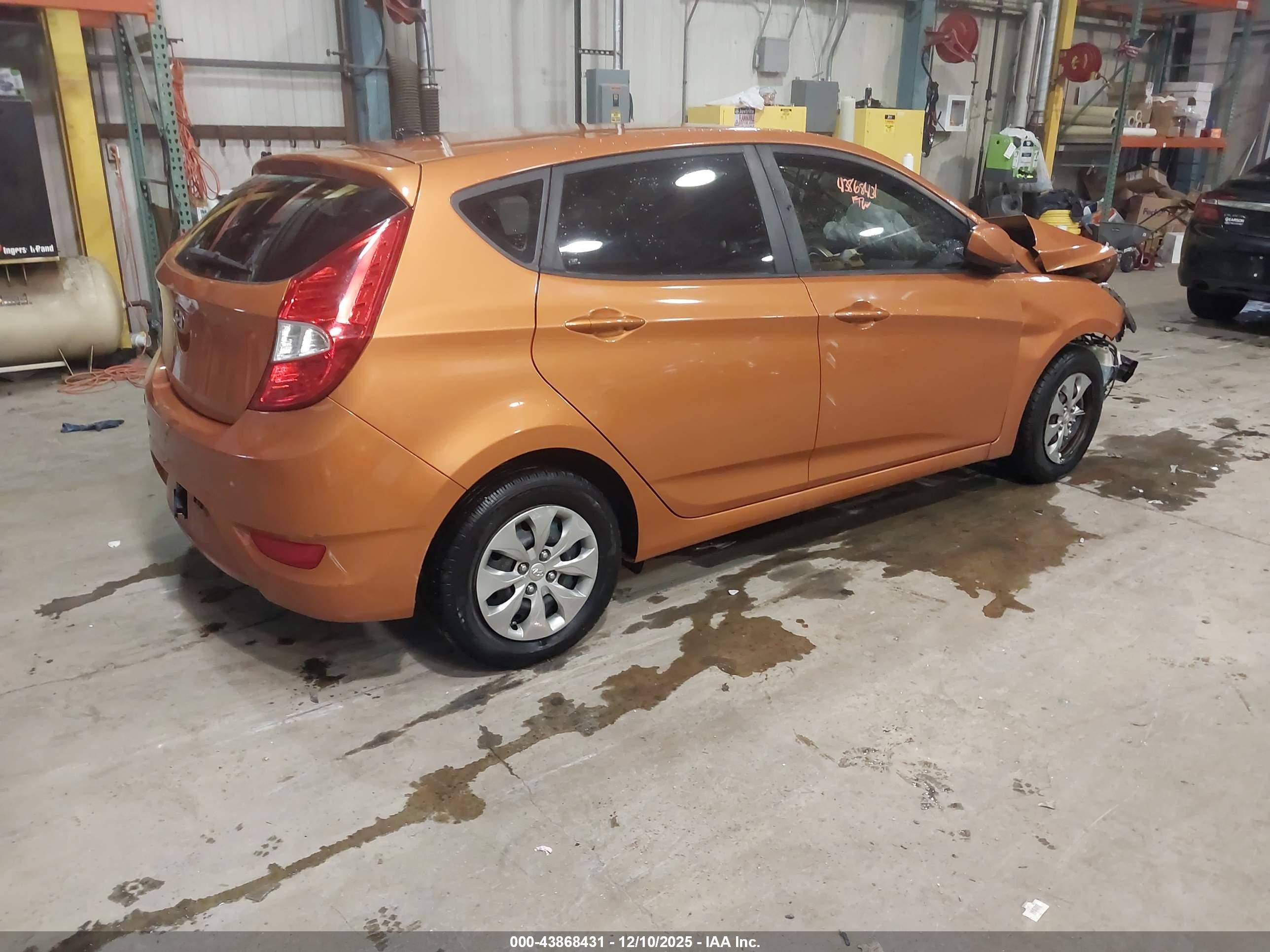 HYUNDAI ACCENT image 4