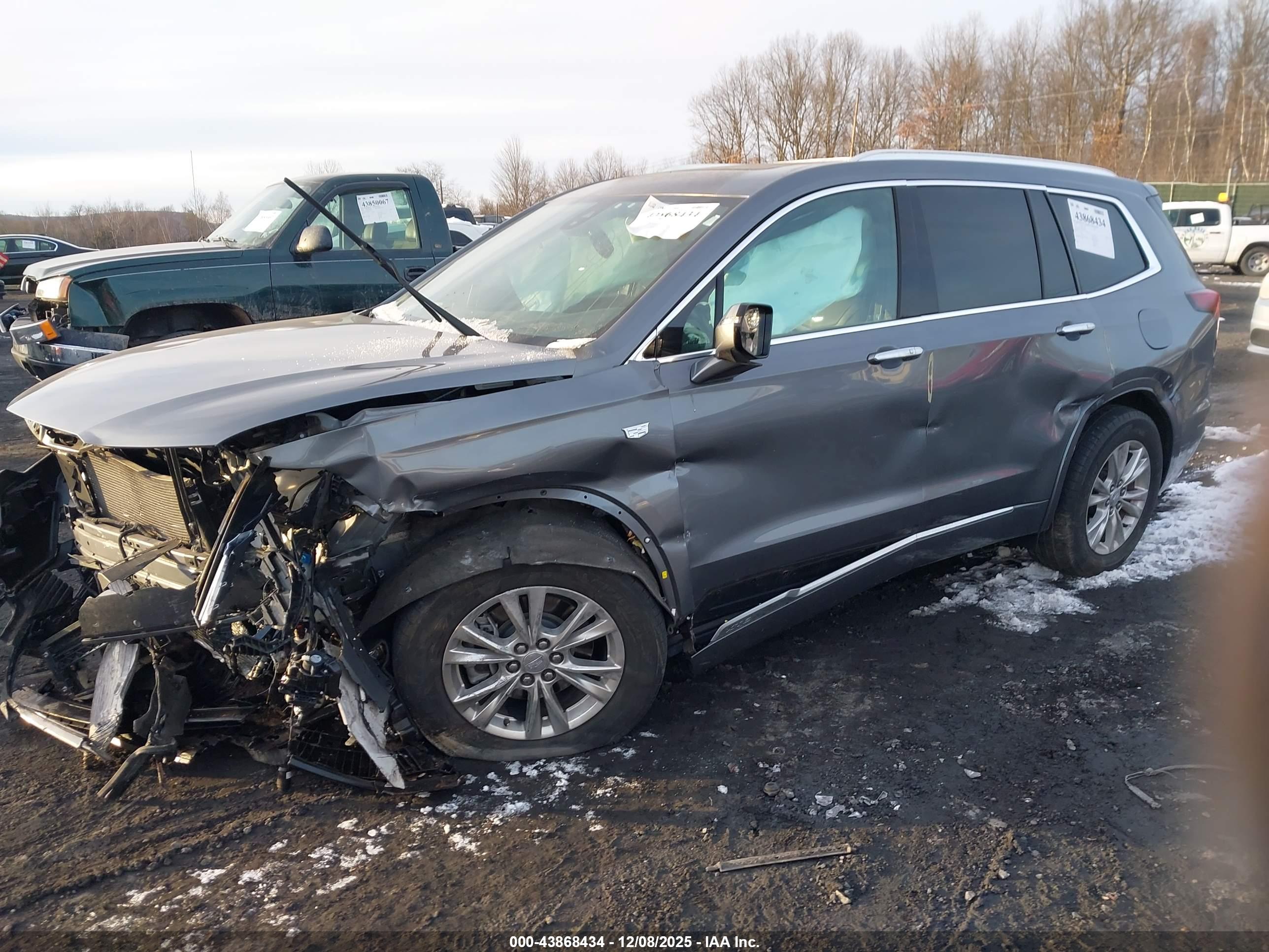 CADILLAC XT6 image 2