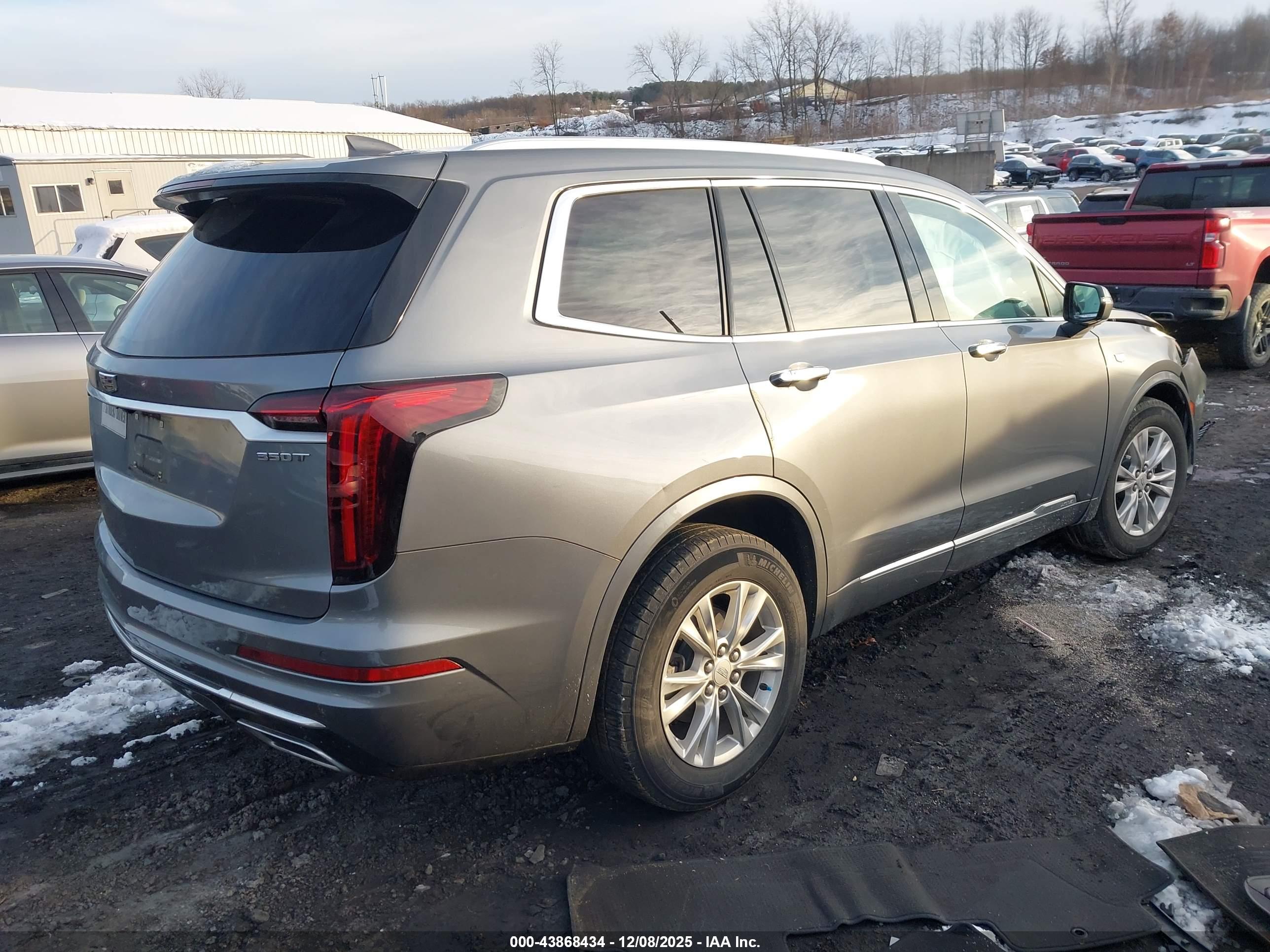 CADILLAC XT6 image 4