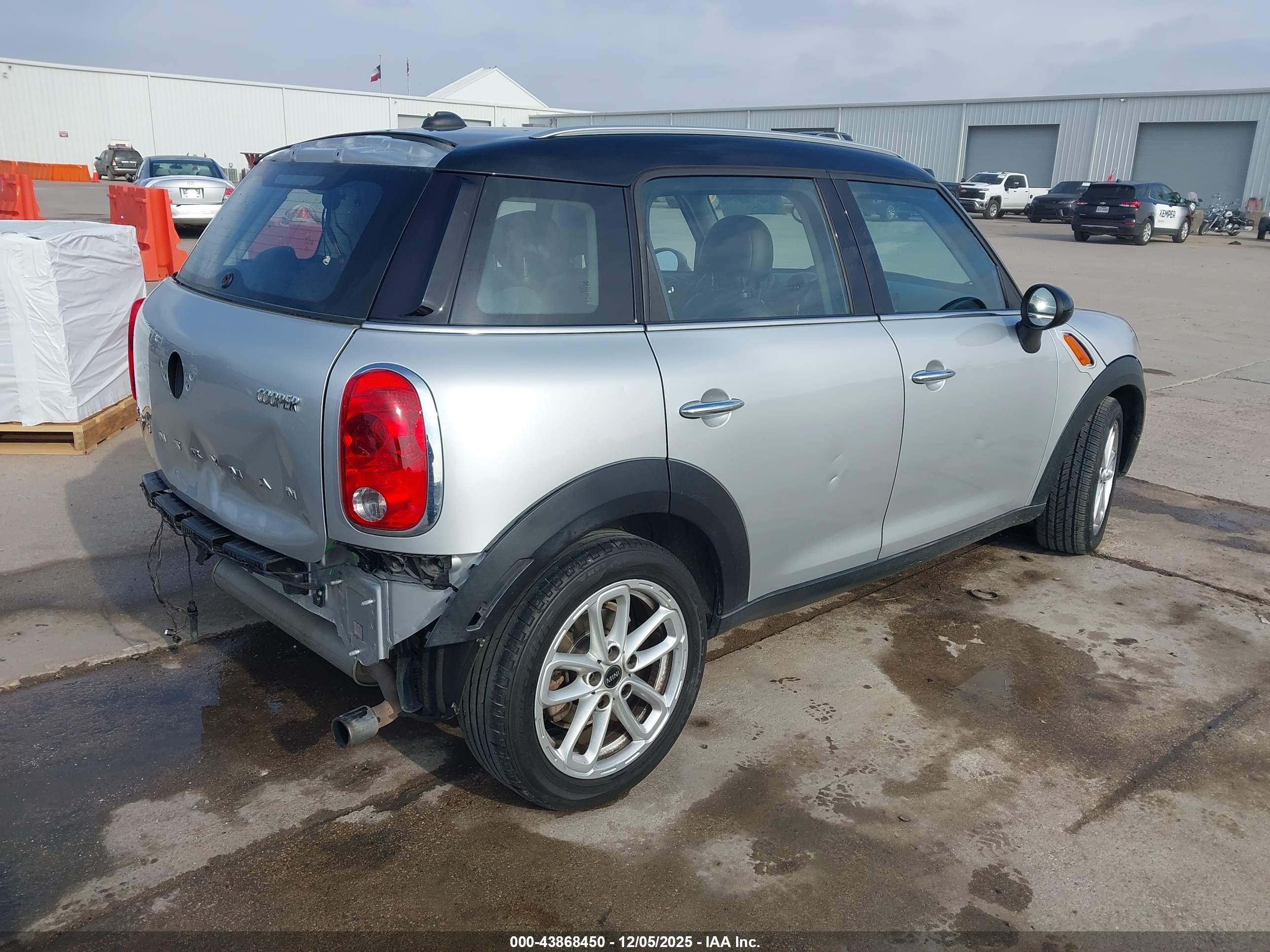 MINI COUNTRYMAN image 4