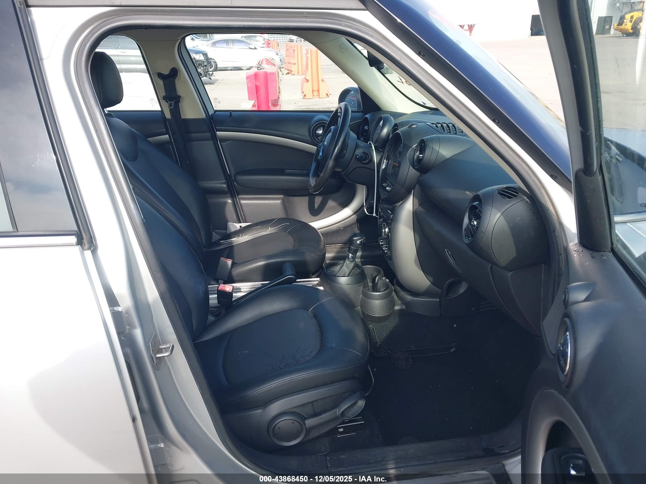 MINI COUNTRYMAN image 5
