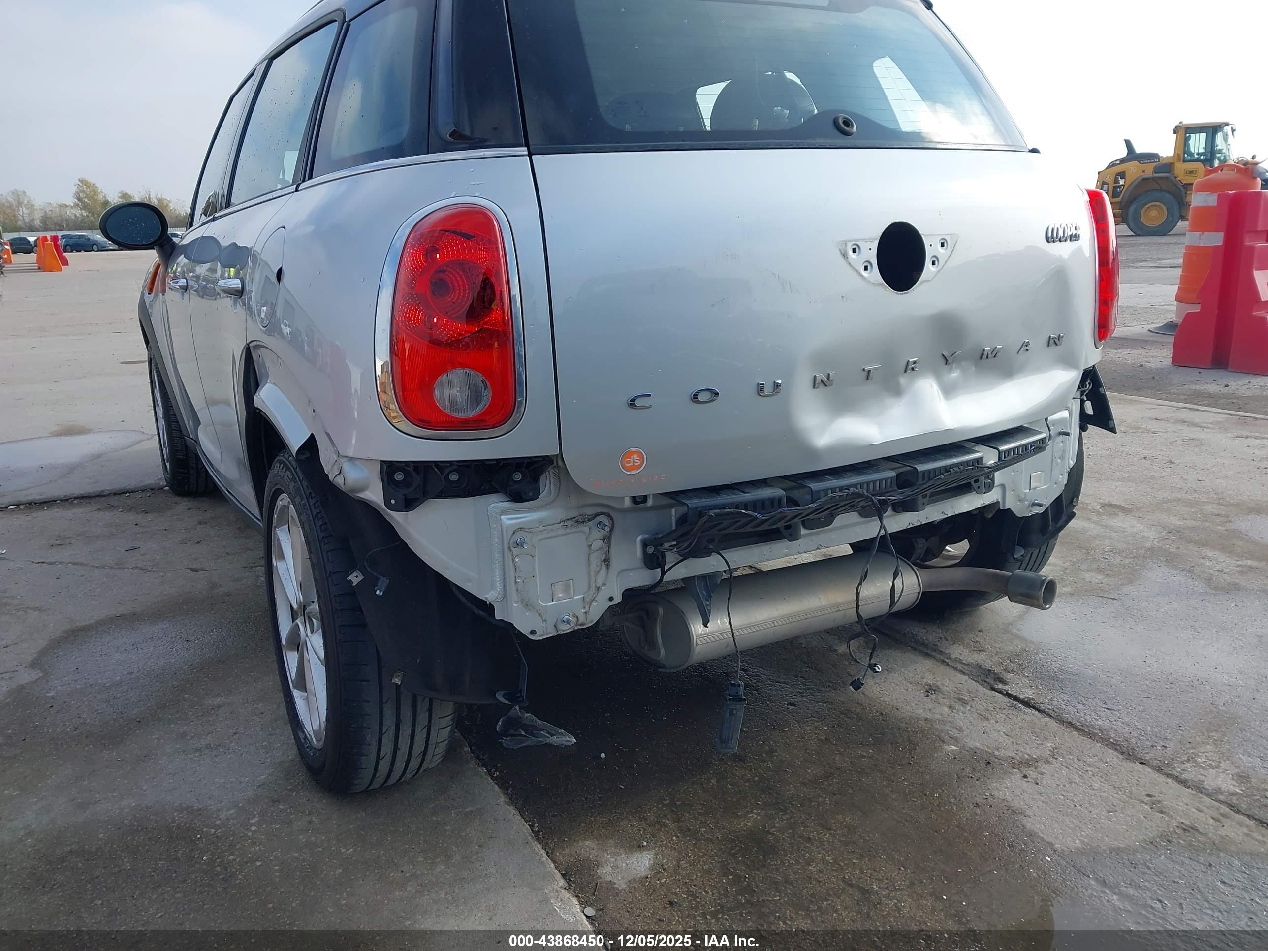 MINI COUNTRYMAN image 6
