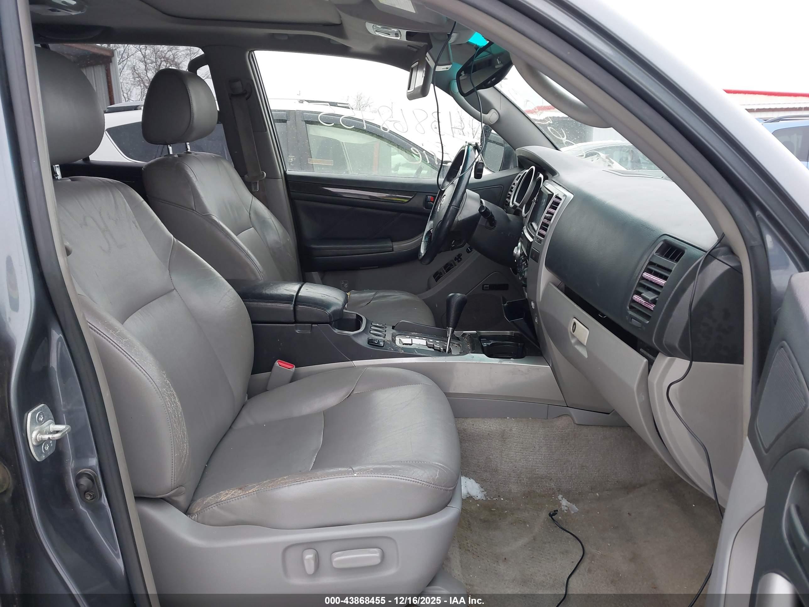 TOYOTA 4RUNNER image 5