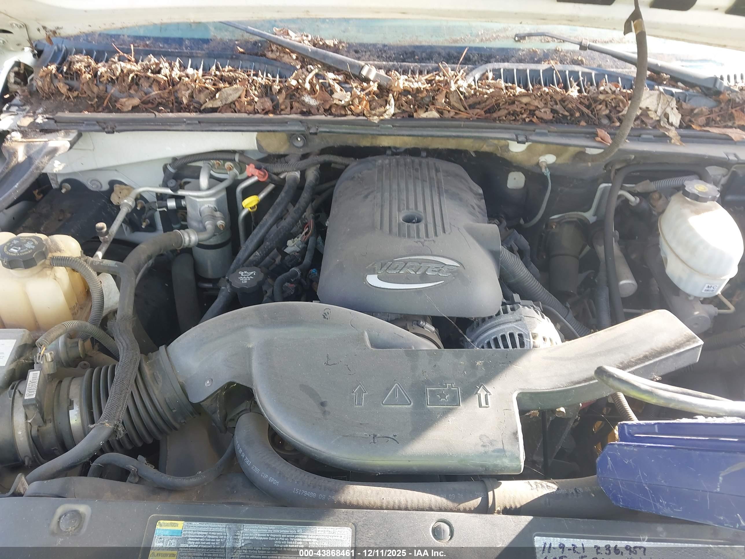 CHEVROLET SUBURBAN image 10