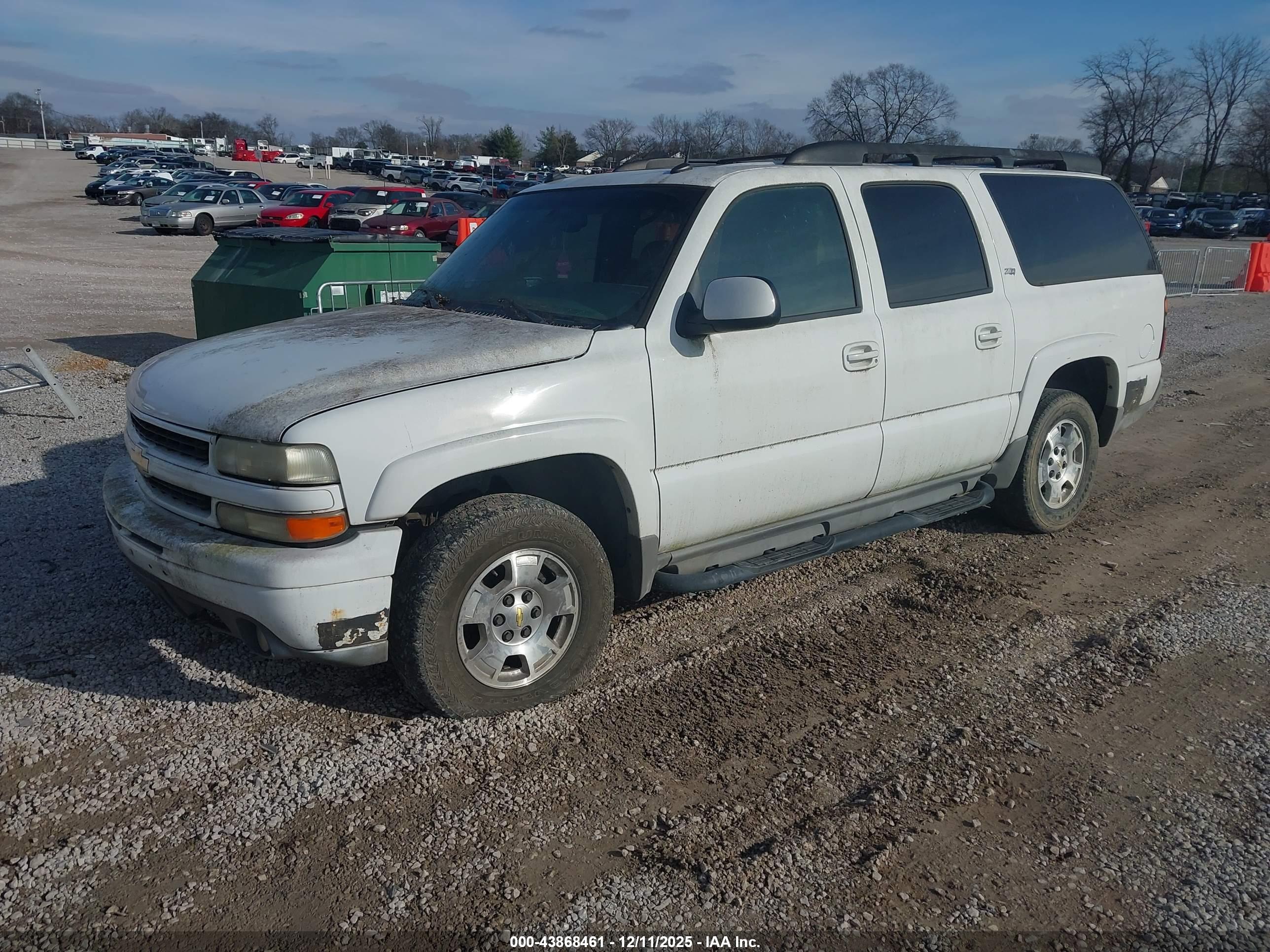 CHEVROLET SUBURBAN image 2