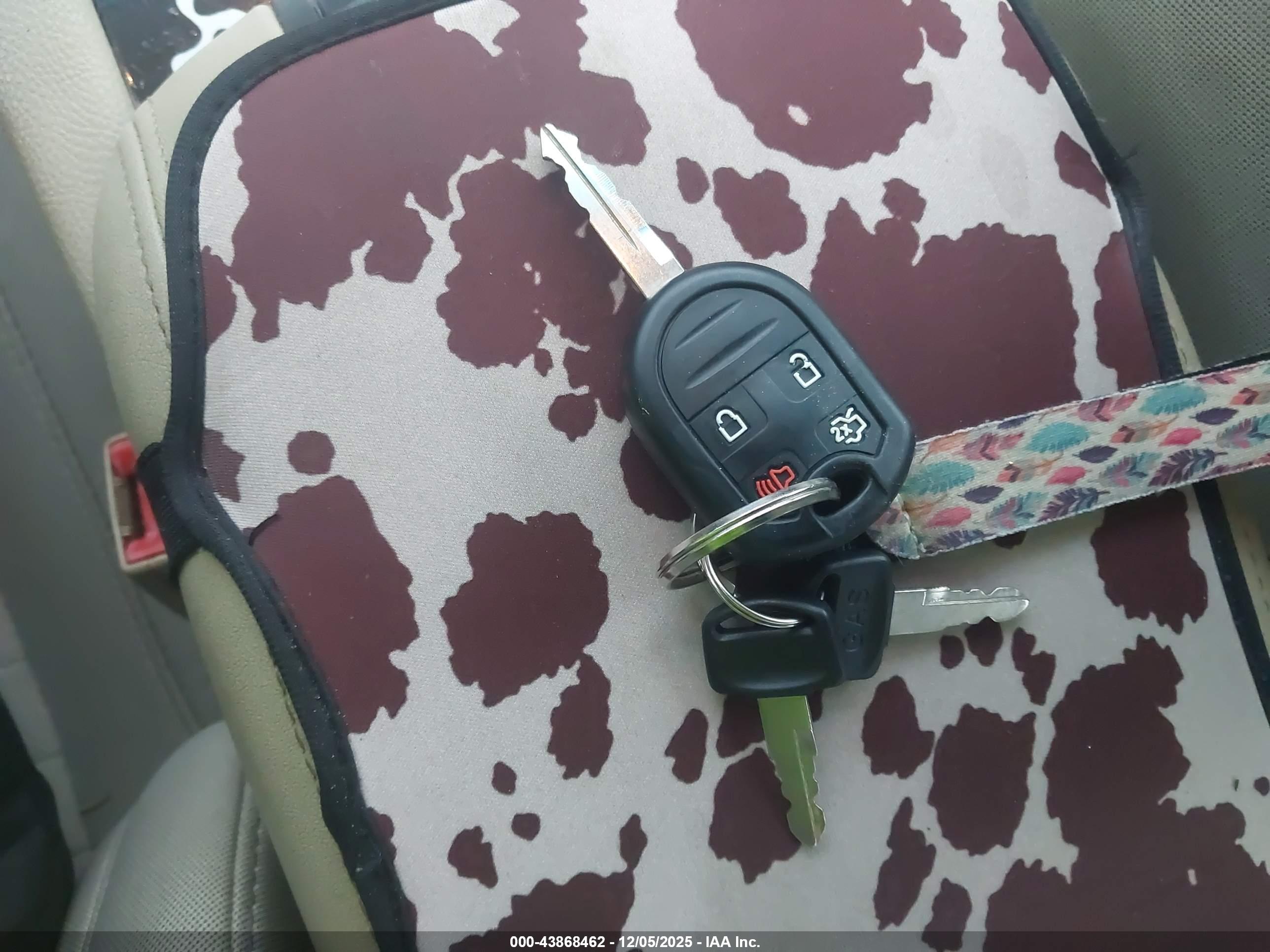 FORD TAURUS image 11