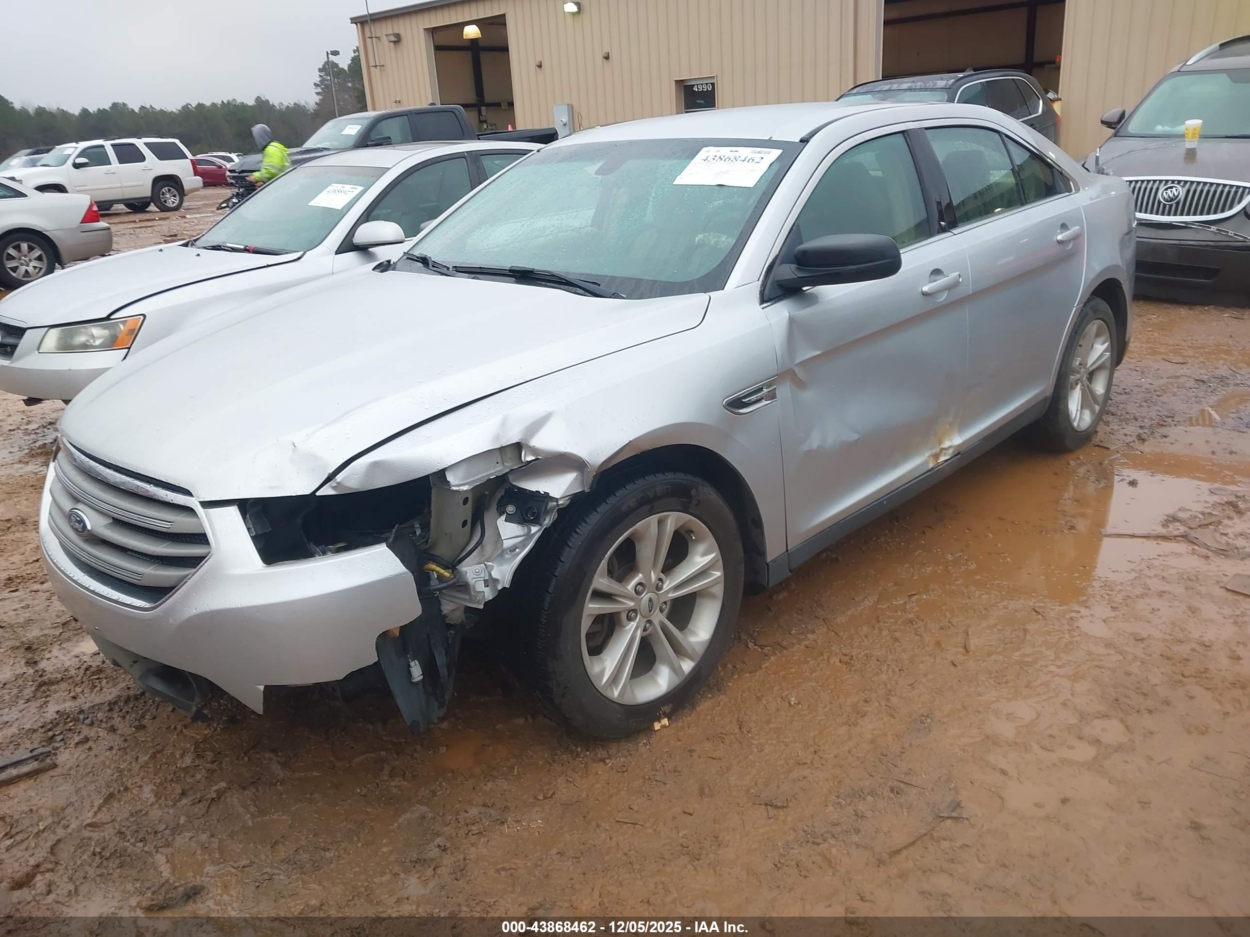 FORD TAURUS image 2