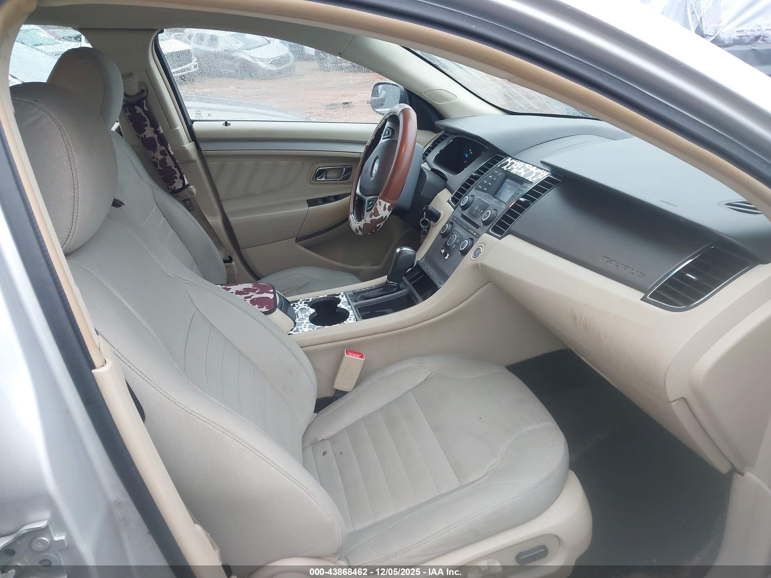 FORD TAURUS image 5