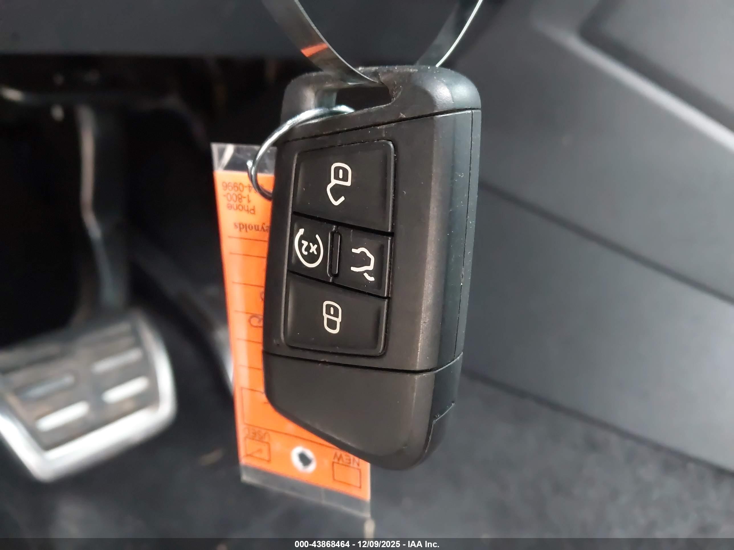 VOLKSWAGEN TIGUAN image 11