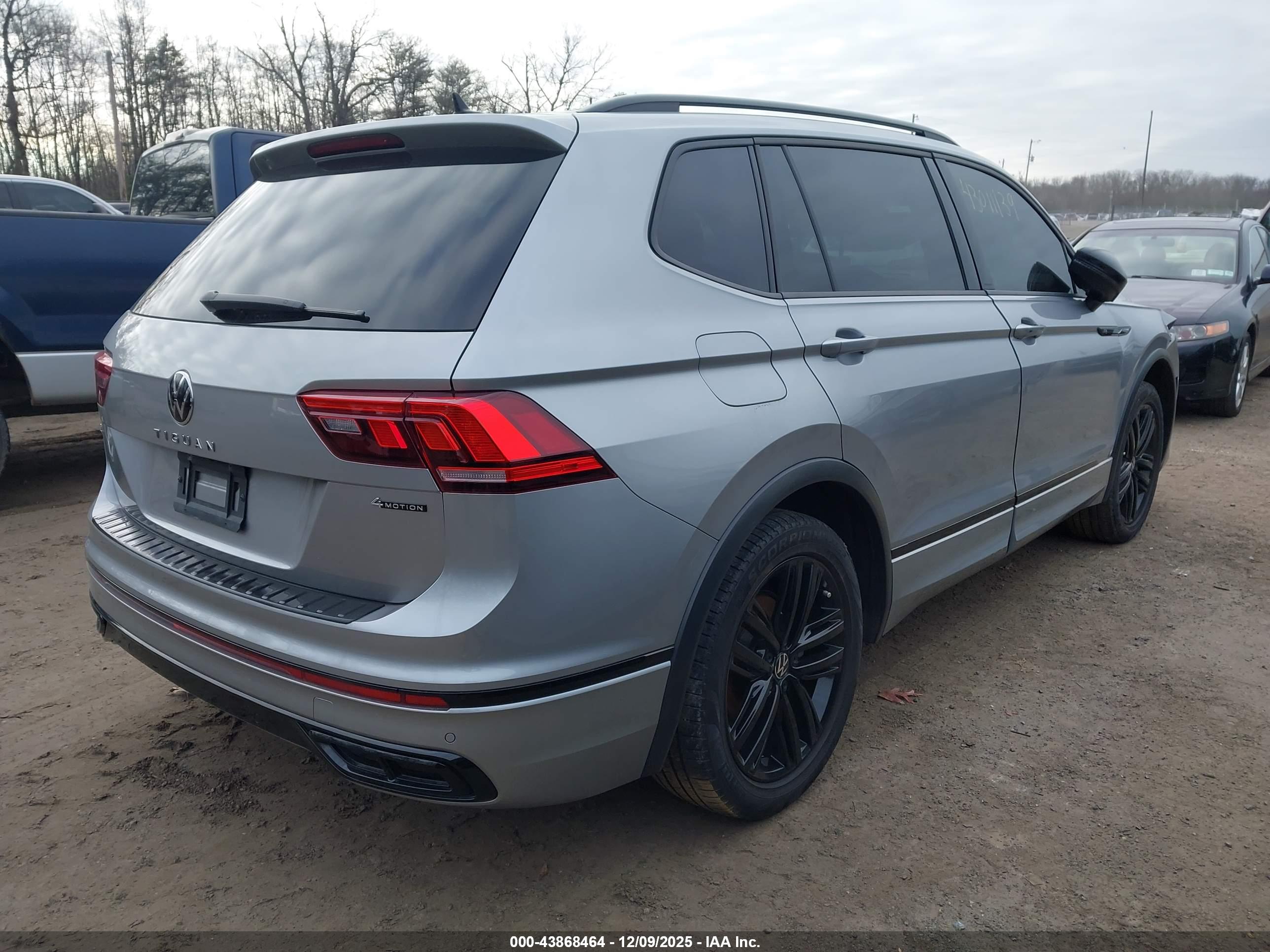 VOLKSWAGEN TIGUAN image 4