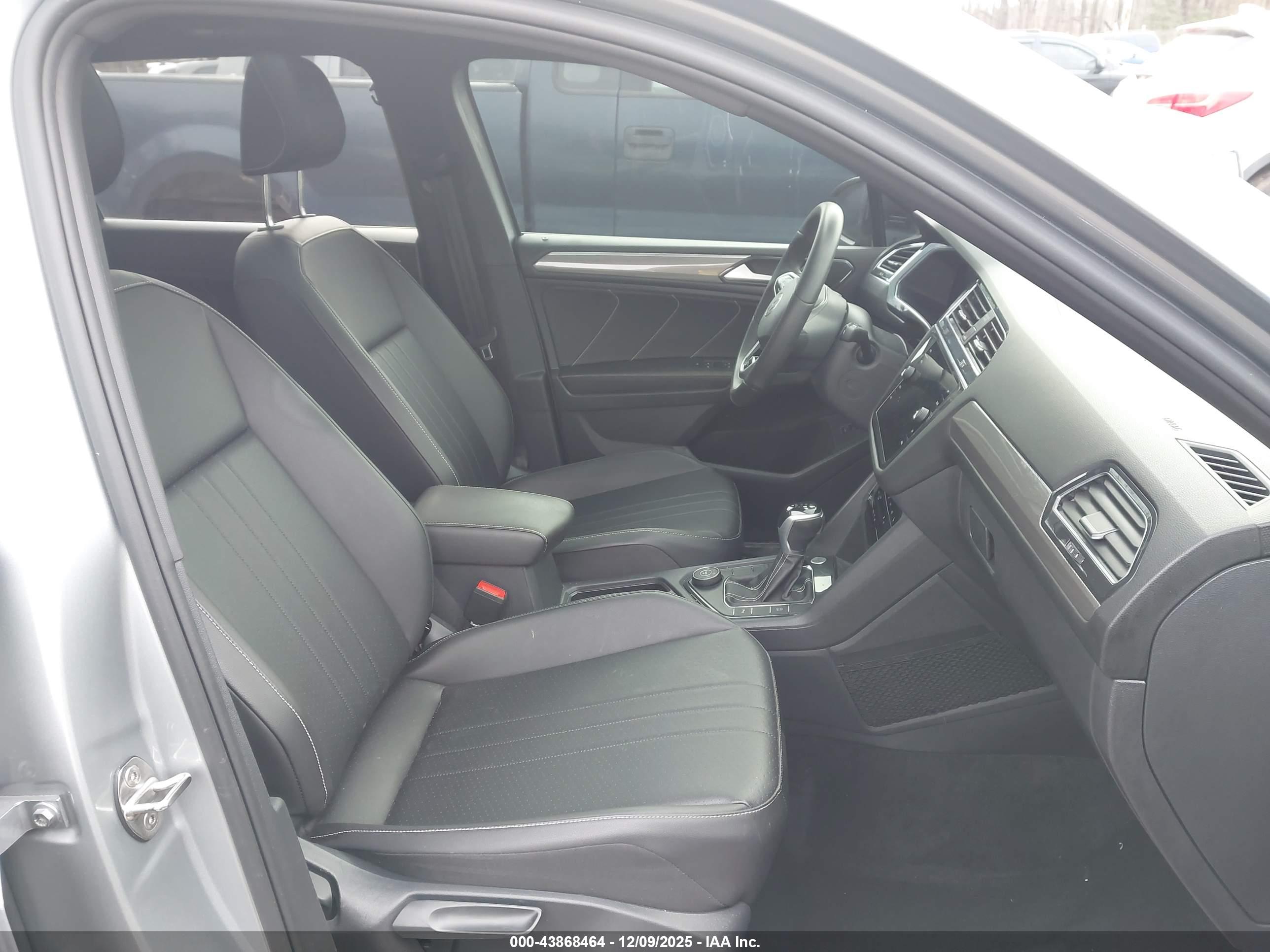 VOLKSWAGEN TIGUAN image 5
