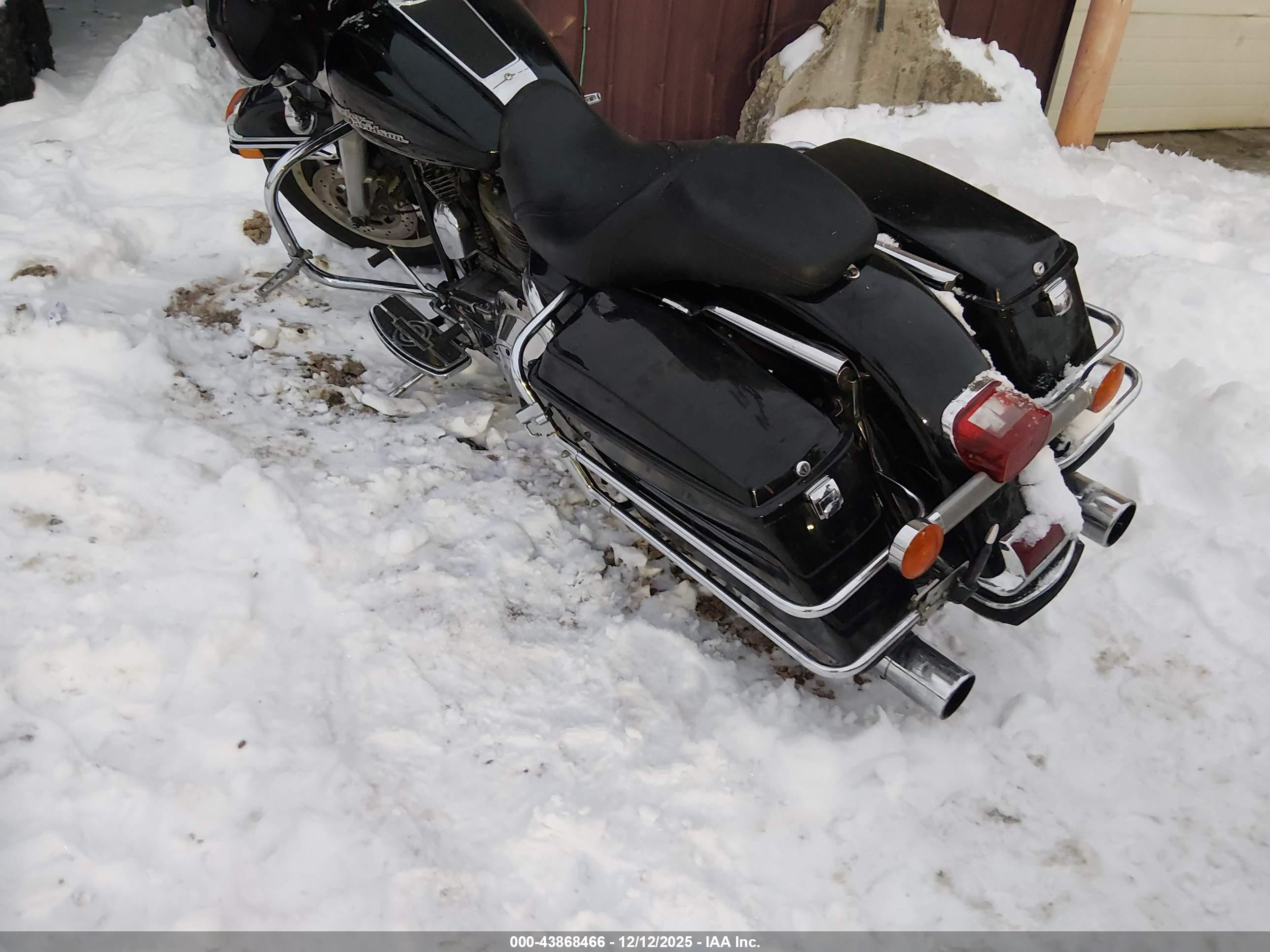 HARLEY-DAVIDSON FLHT image 3