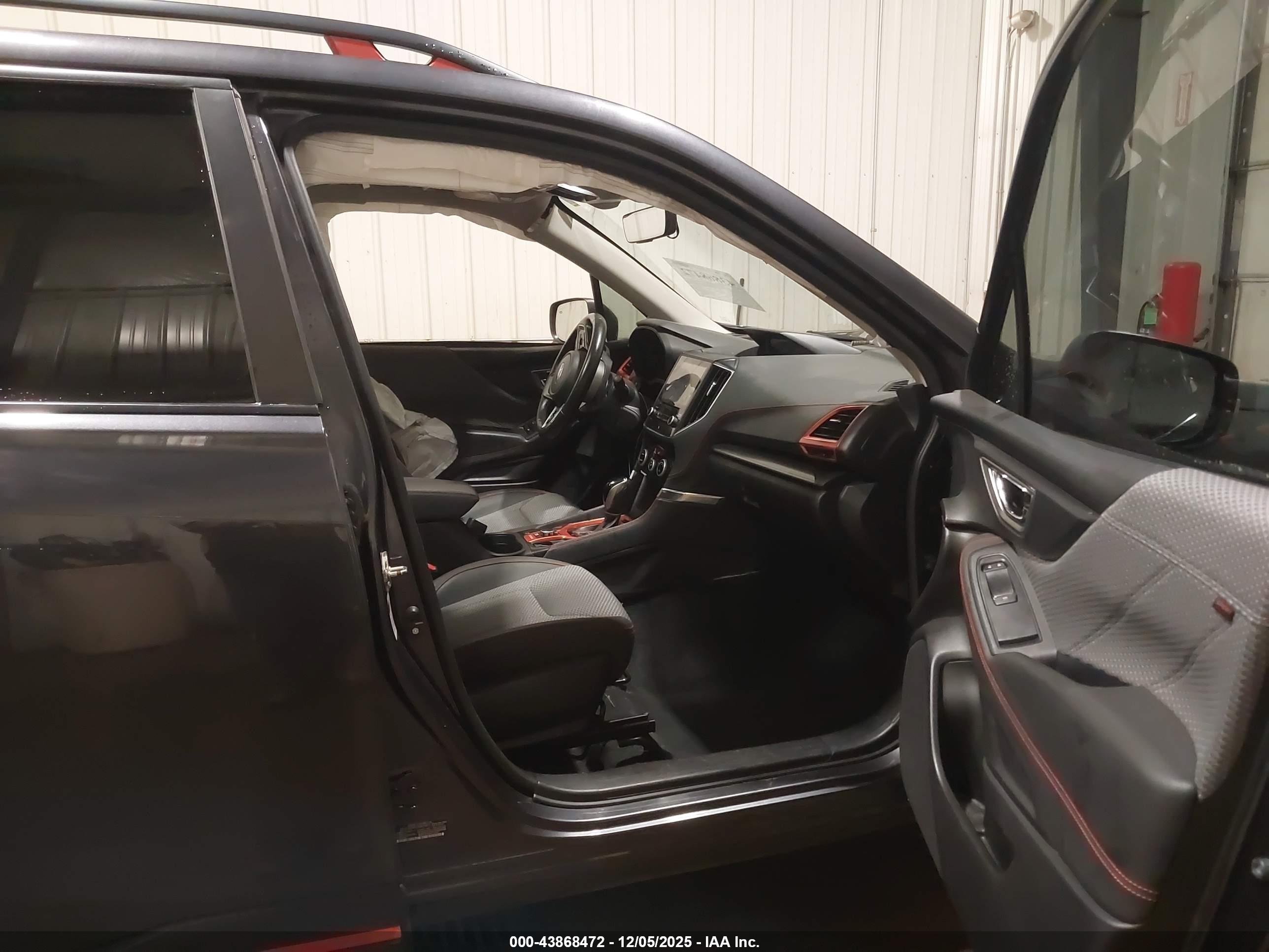 SUBARU FORESTER image 5