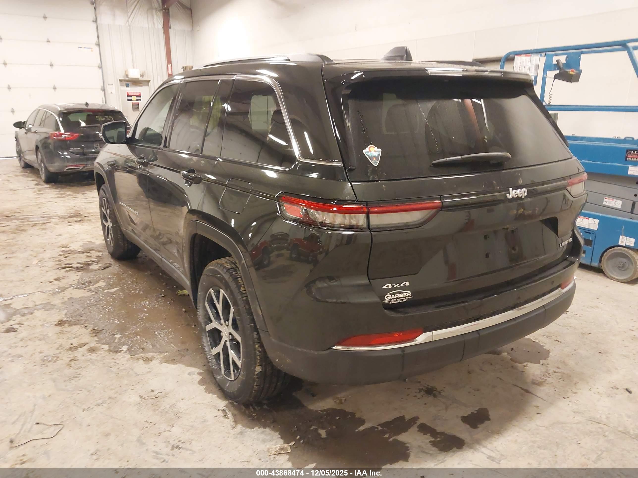 JEEP GRAND image 3