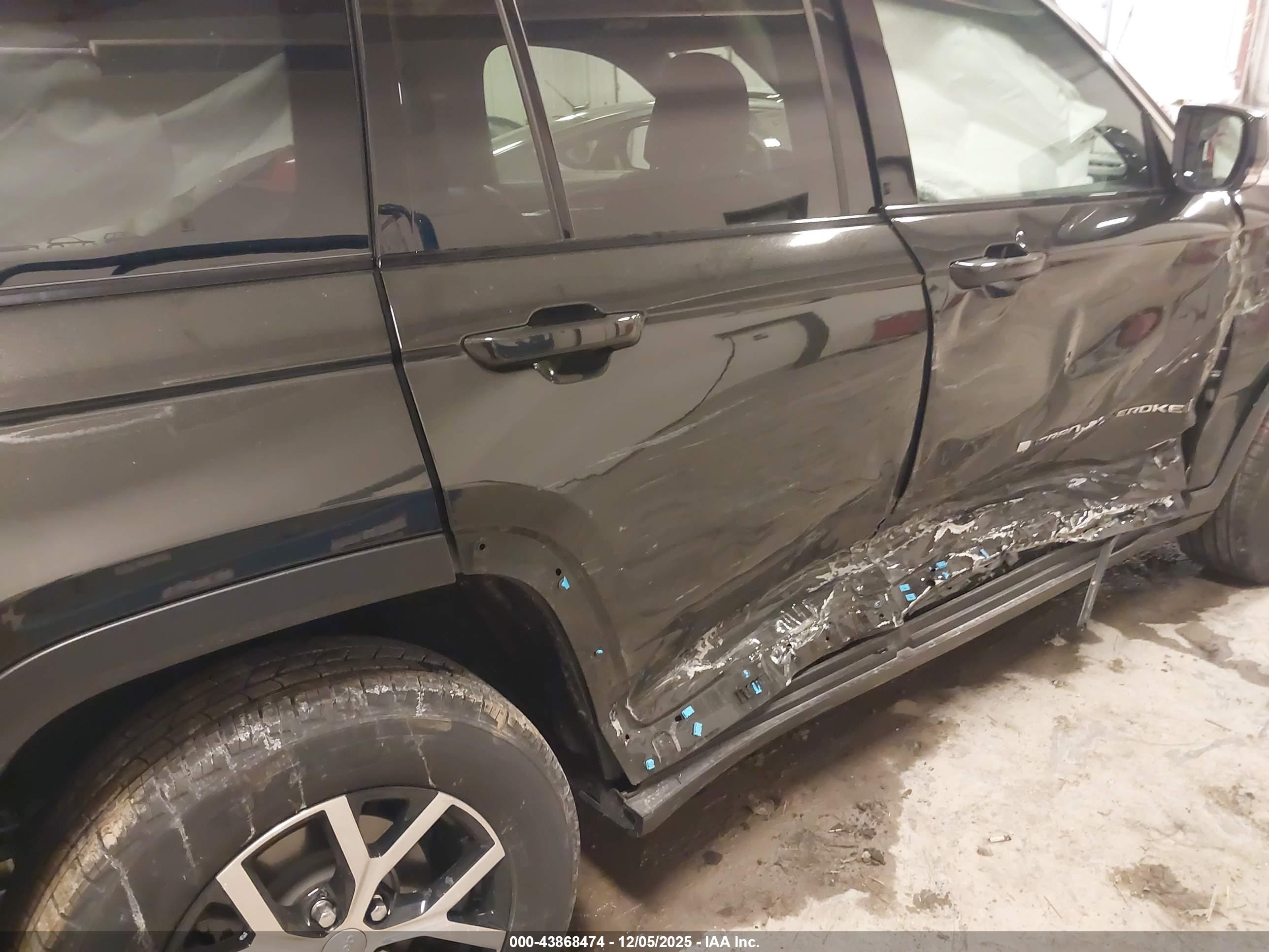 JEEP GRAND image 6